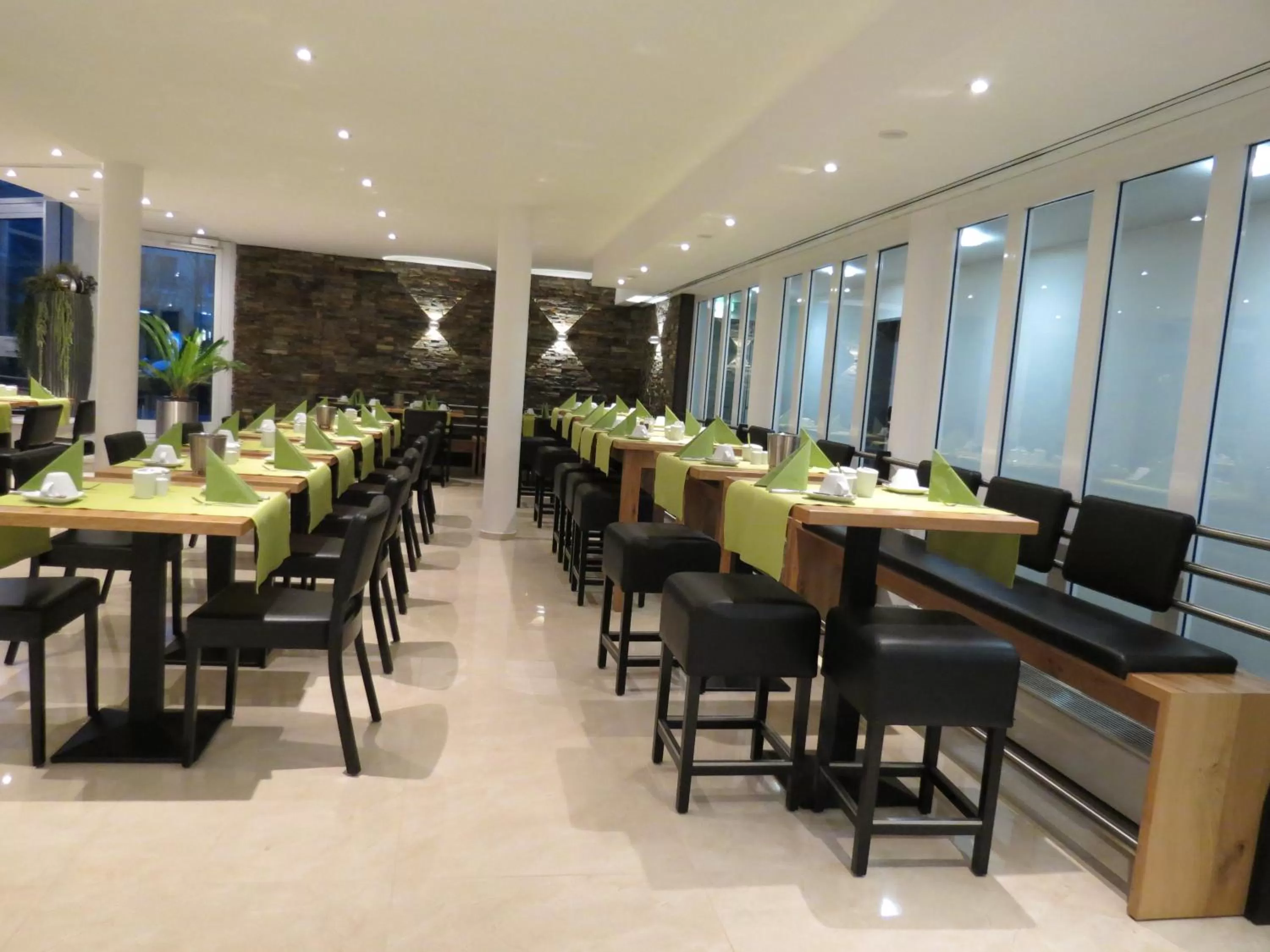 Restaurant/places to eat in Comfor Hotel Ulm City