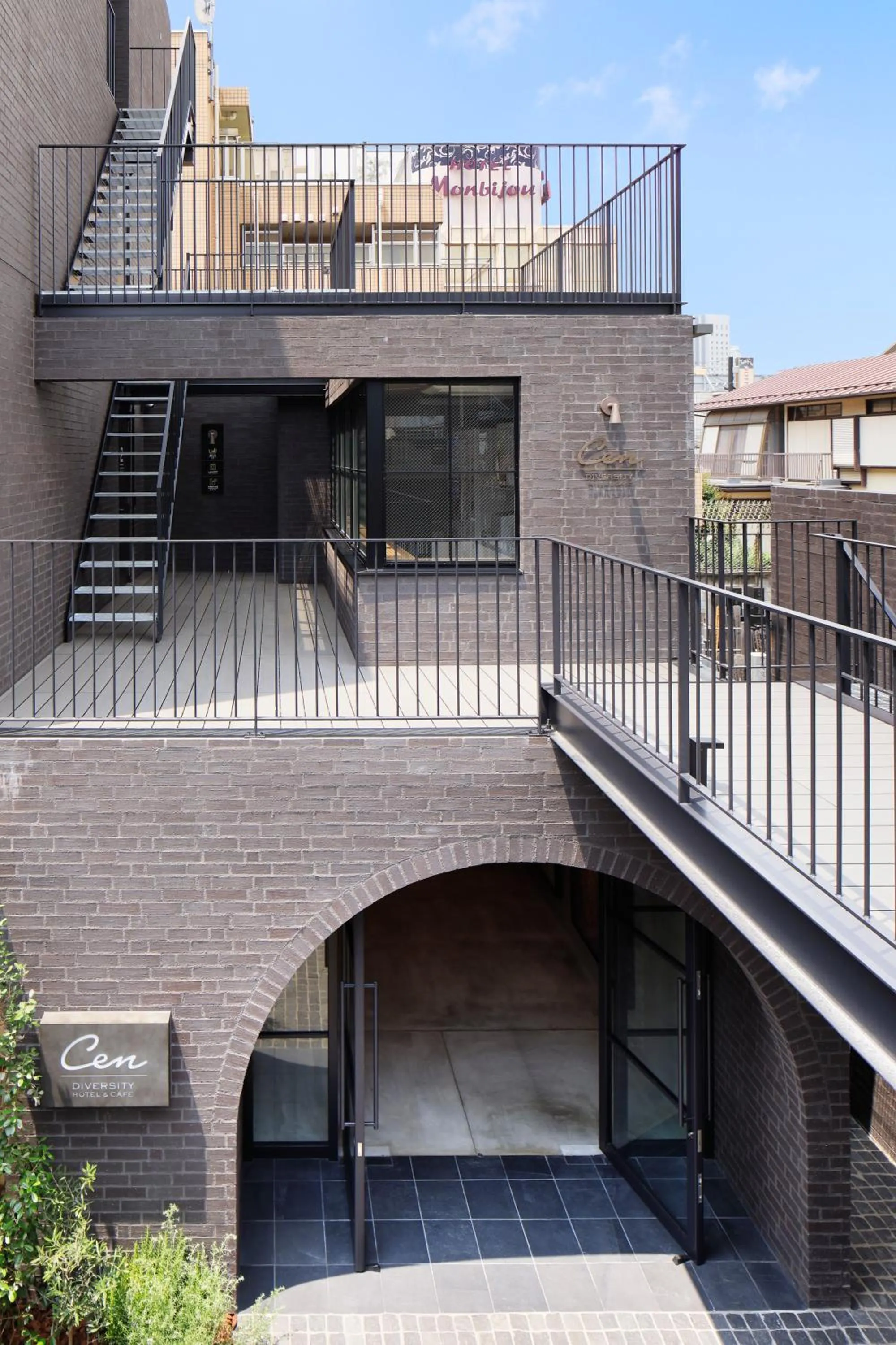 Property building in HOTEL CEN