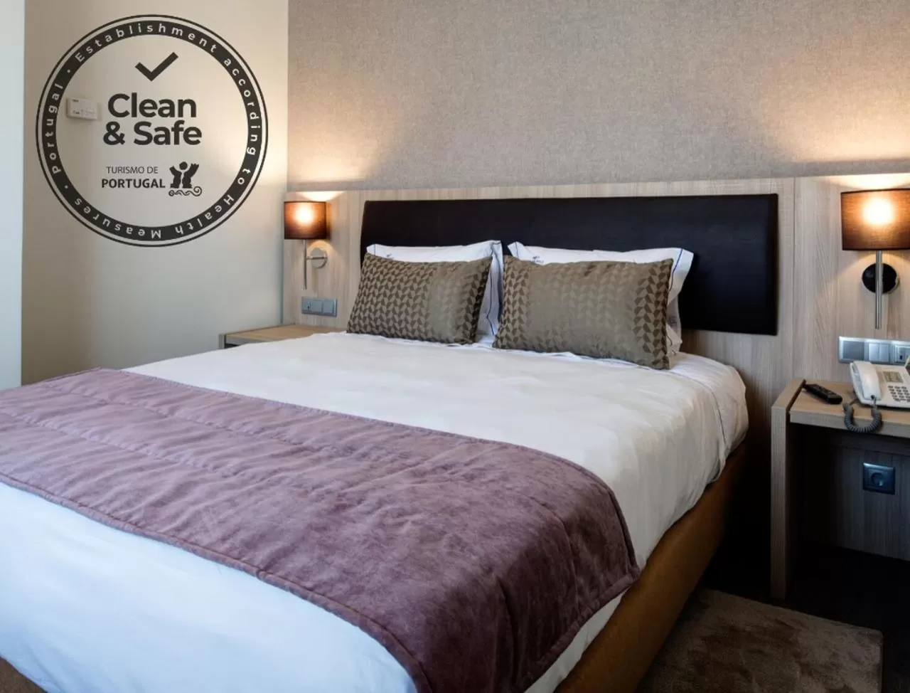 Bed in VIP Inn Berna Hotel