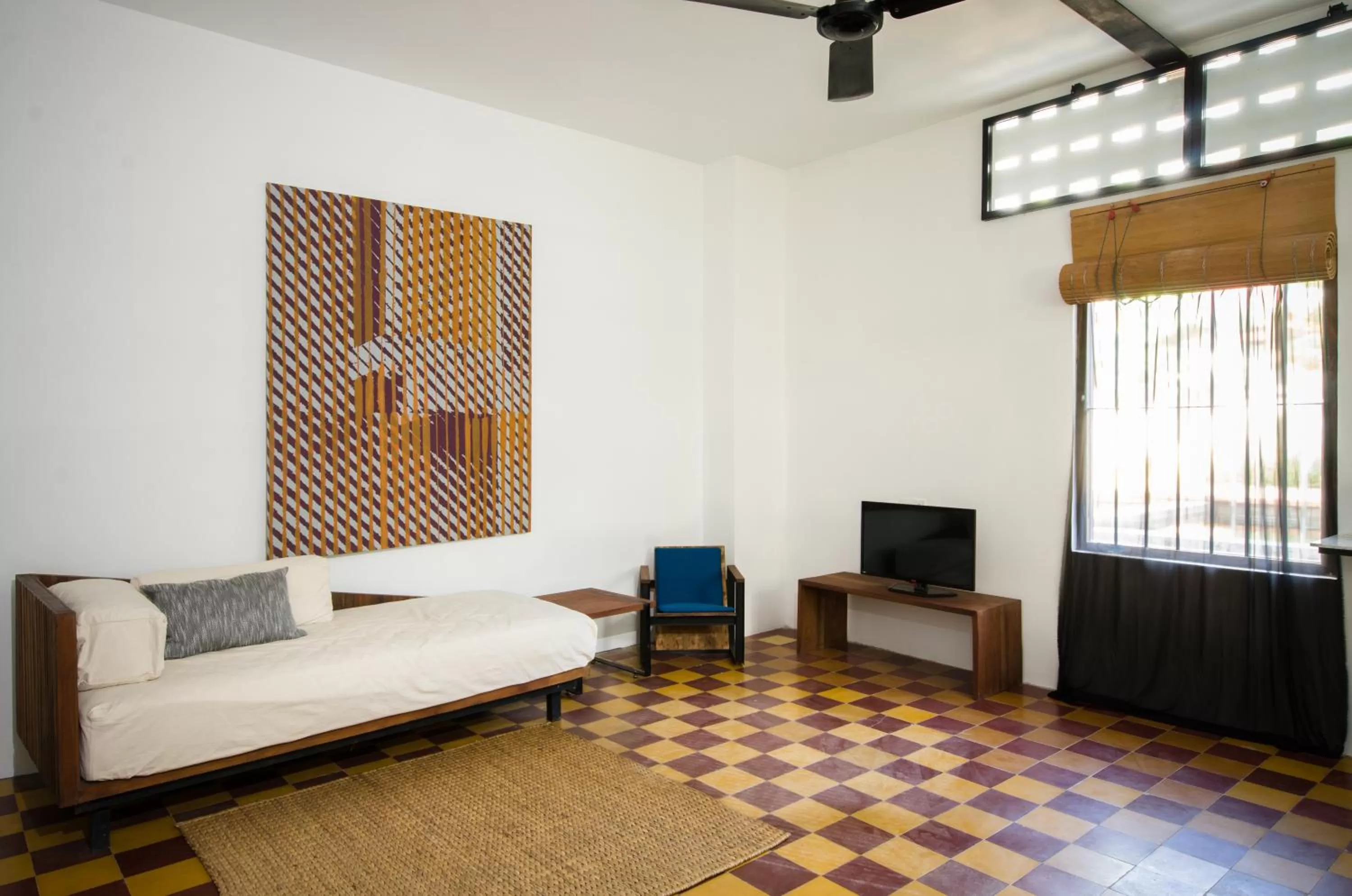 Living room, Bed in Pages Rooms Hotel