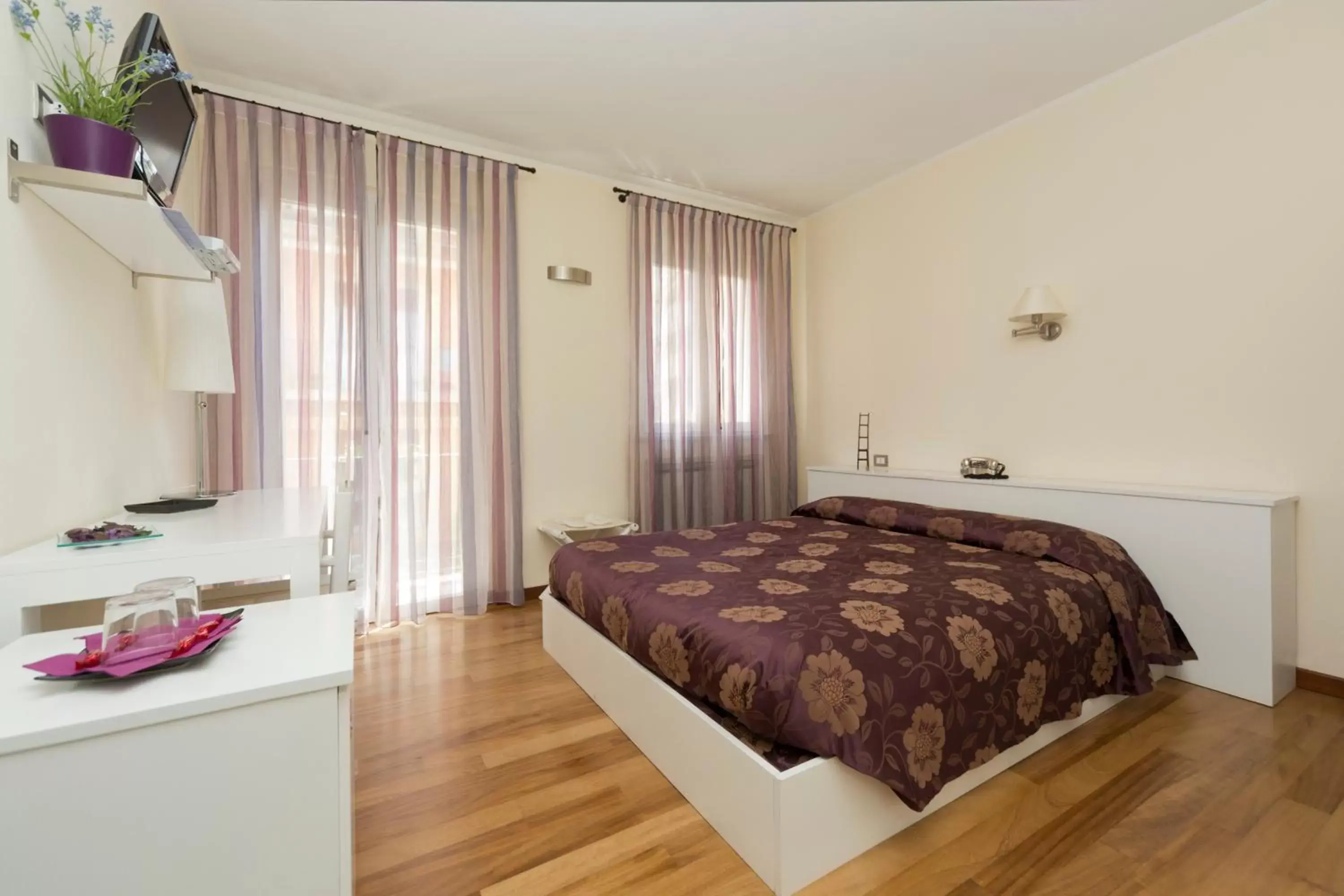 Double Room with Balcony - single occupancy in Oasi Hotel Double Room with Balcony - single occupancy in Oasi Hotel