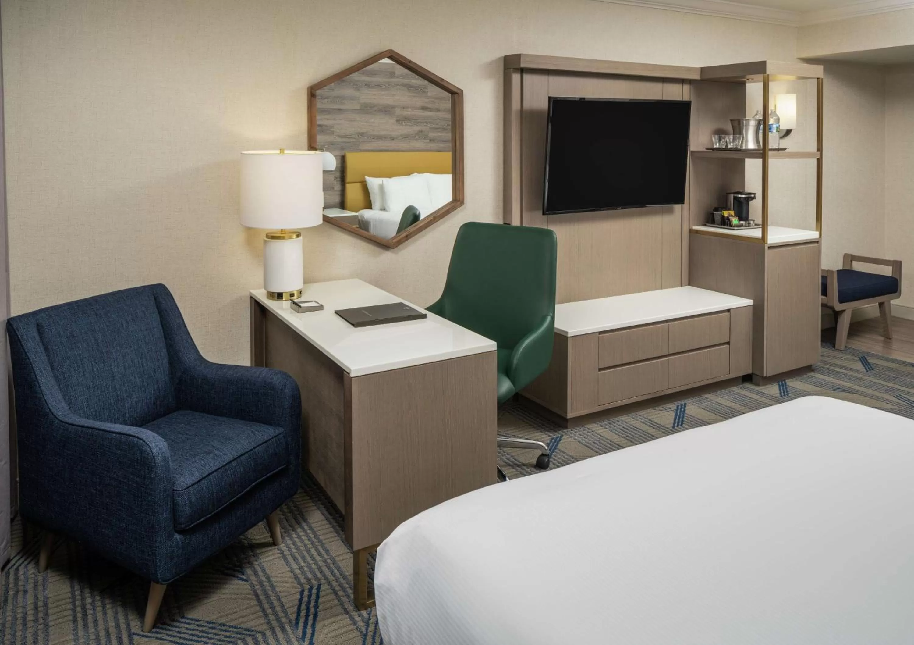 Bedroom, Bed in Hilton Durham near Duke University