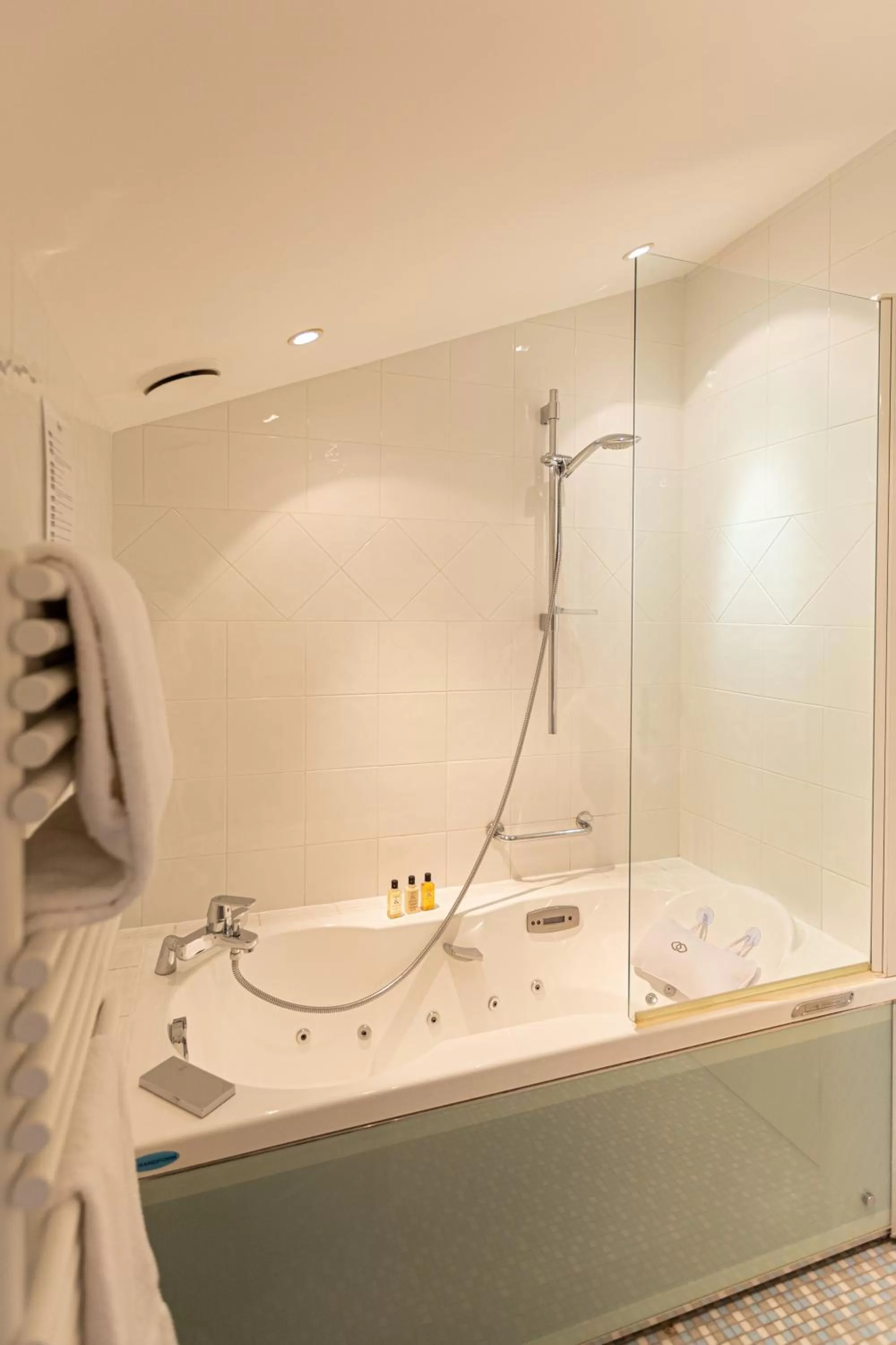 Bathroom in Le Square