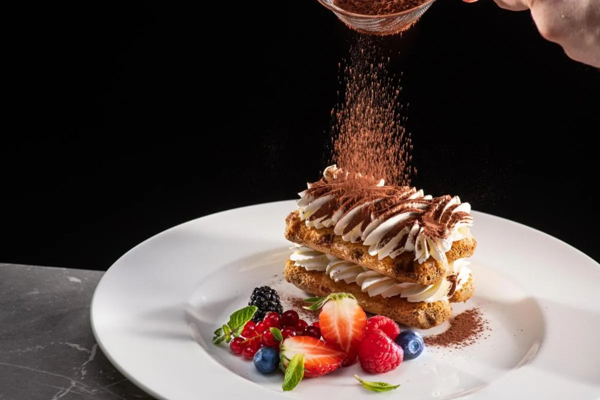 Restaurant/places to eat in Lux Garden Hotel