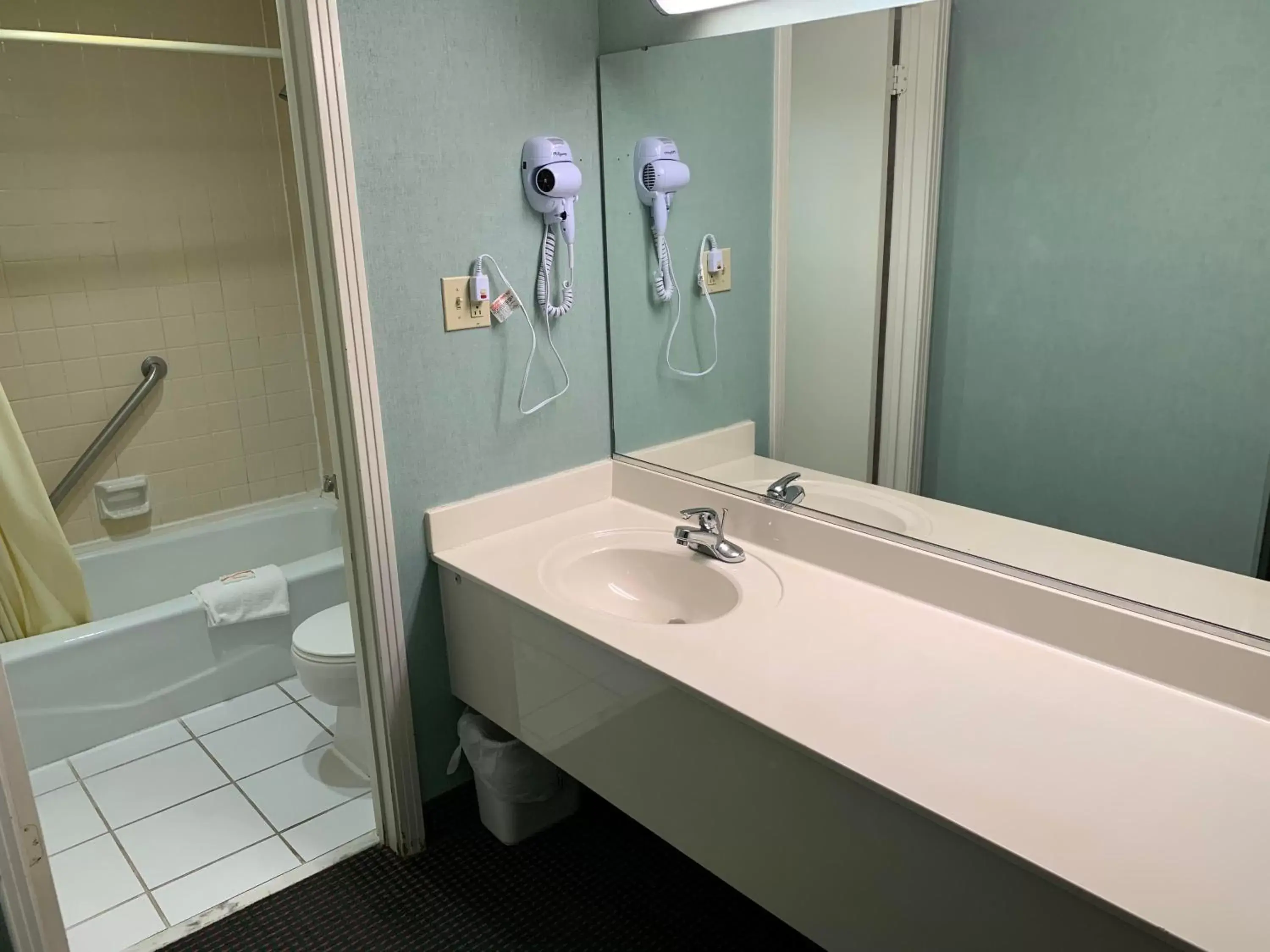 King Room - Non-Smoking in Hospitality House King Room - Non-Smoking in Hospitality House