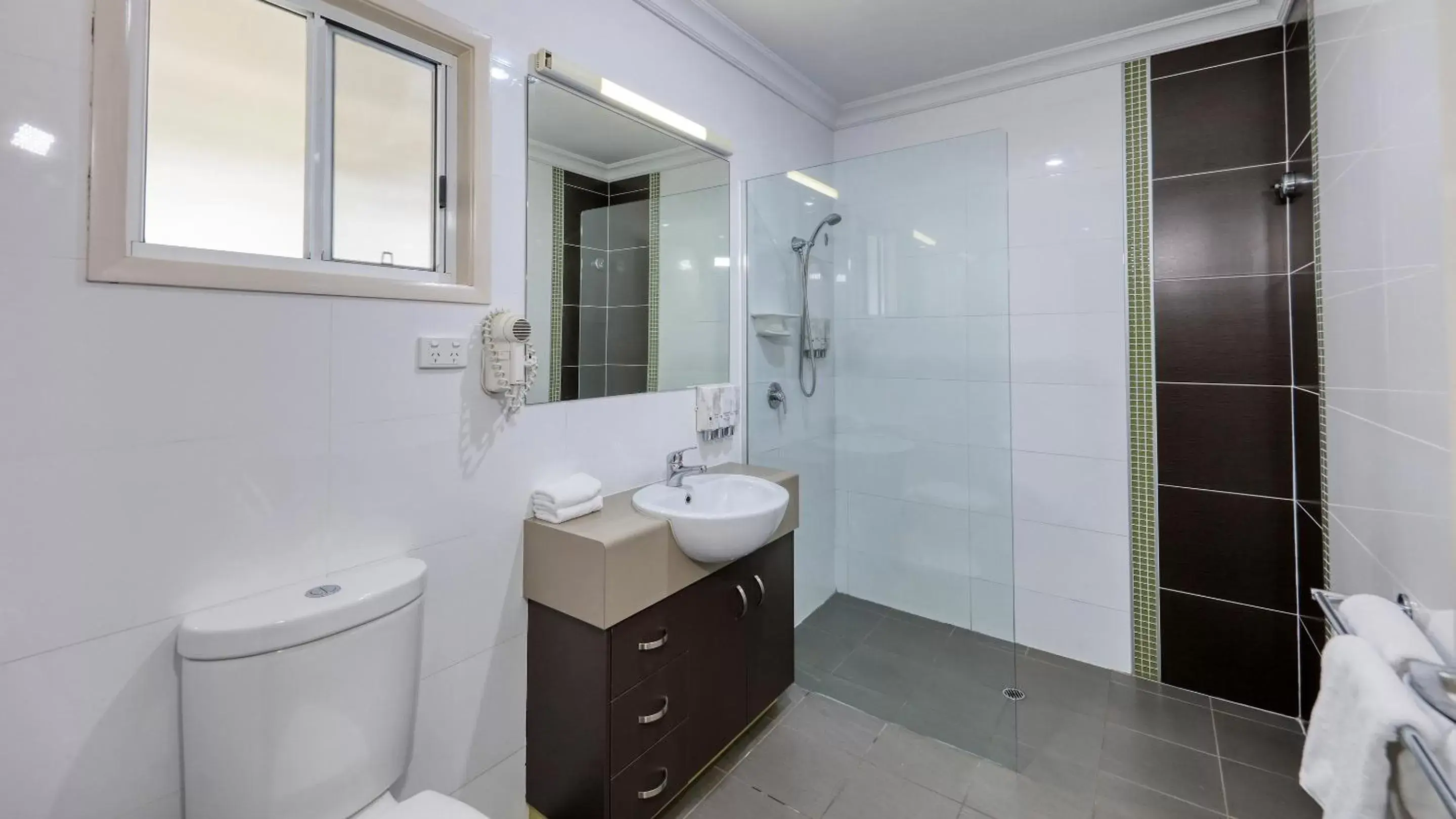 Deluxe King Room in Drovers Motor Inn Deluxe King Room in Drovers Motor Inn