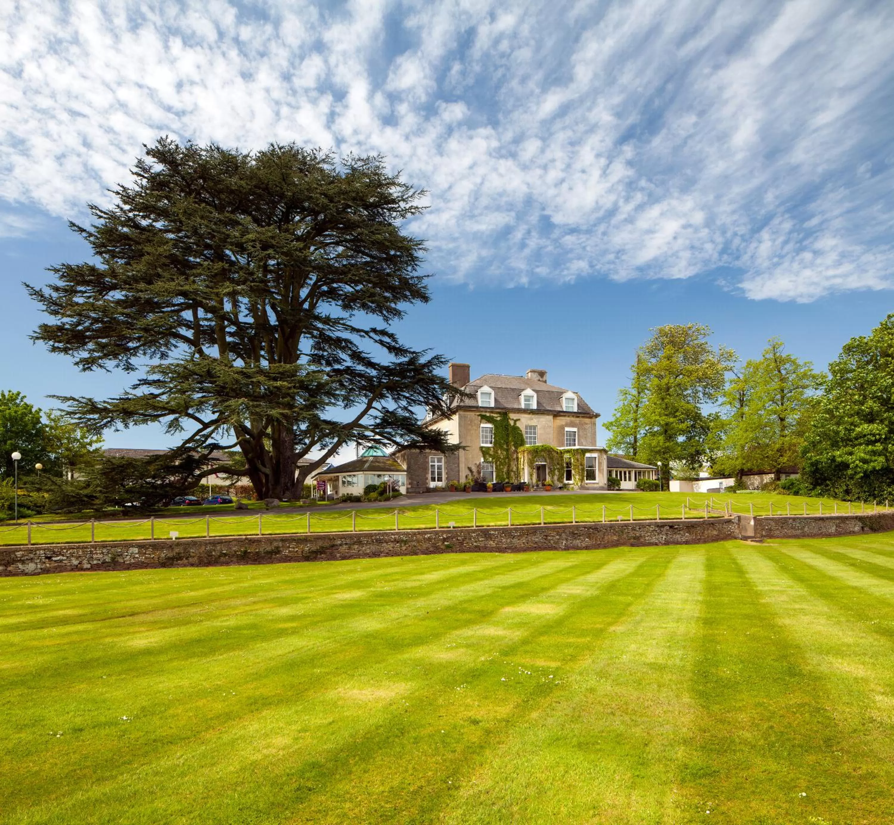 Facade/entrance in Mercure Bristol North The Grange Hotel