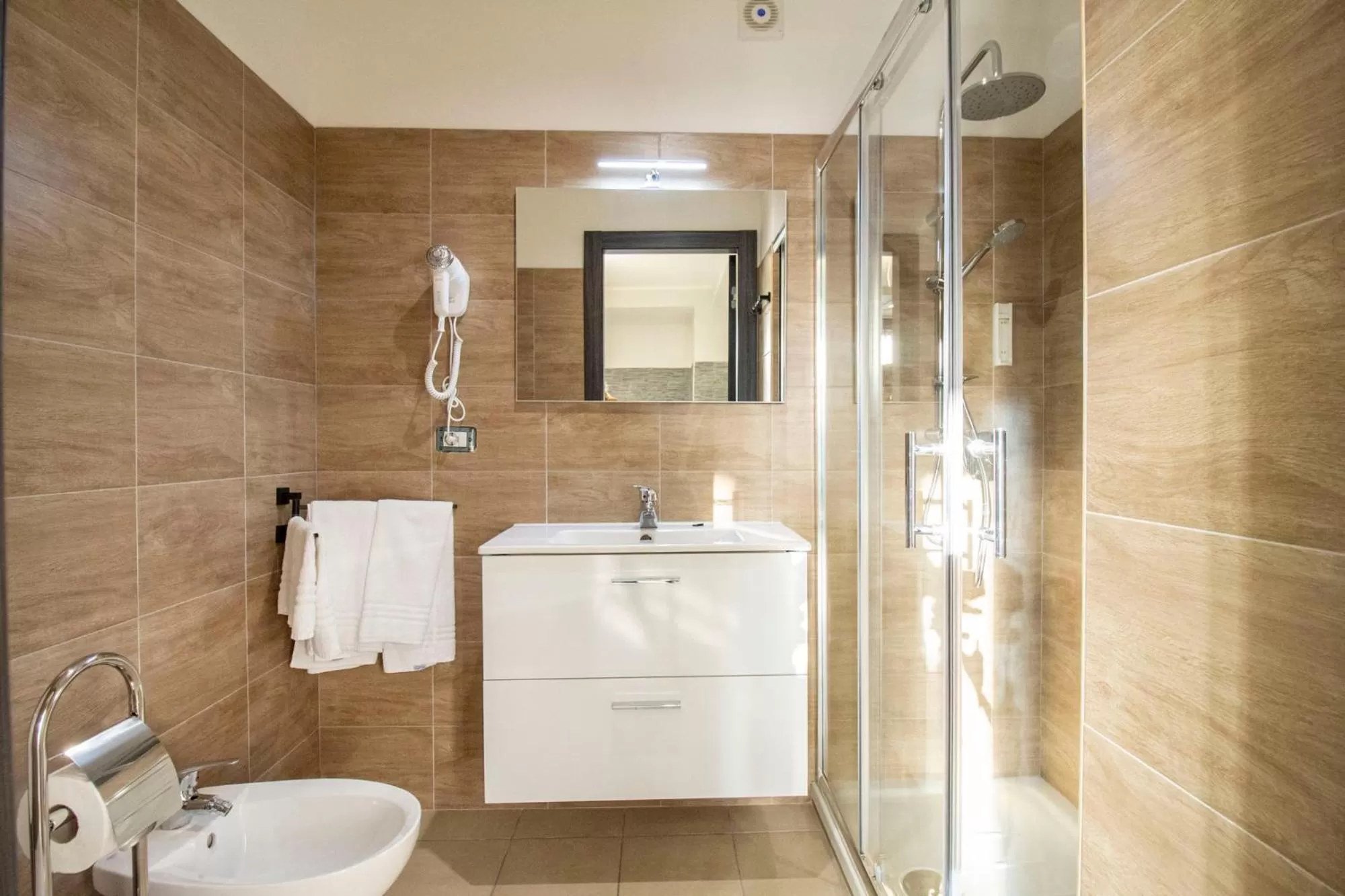 Royal Playa Suite and Apartament -private parking- self chek out