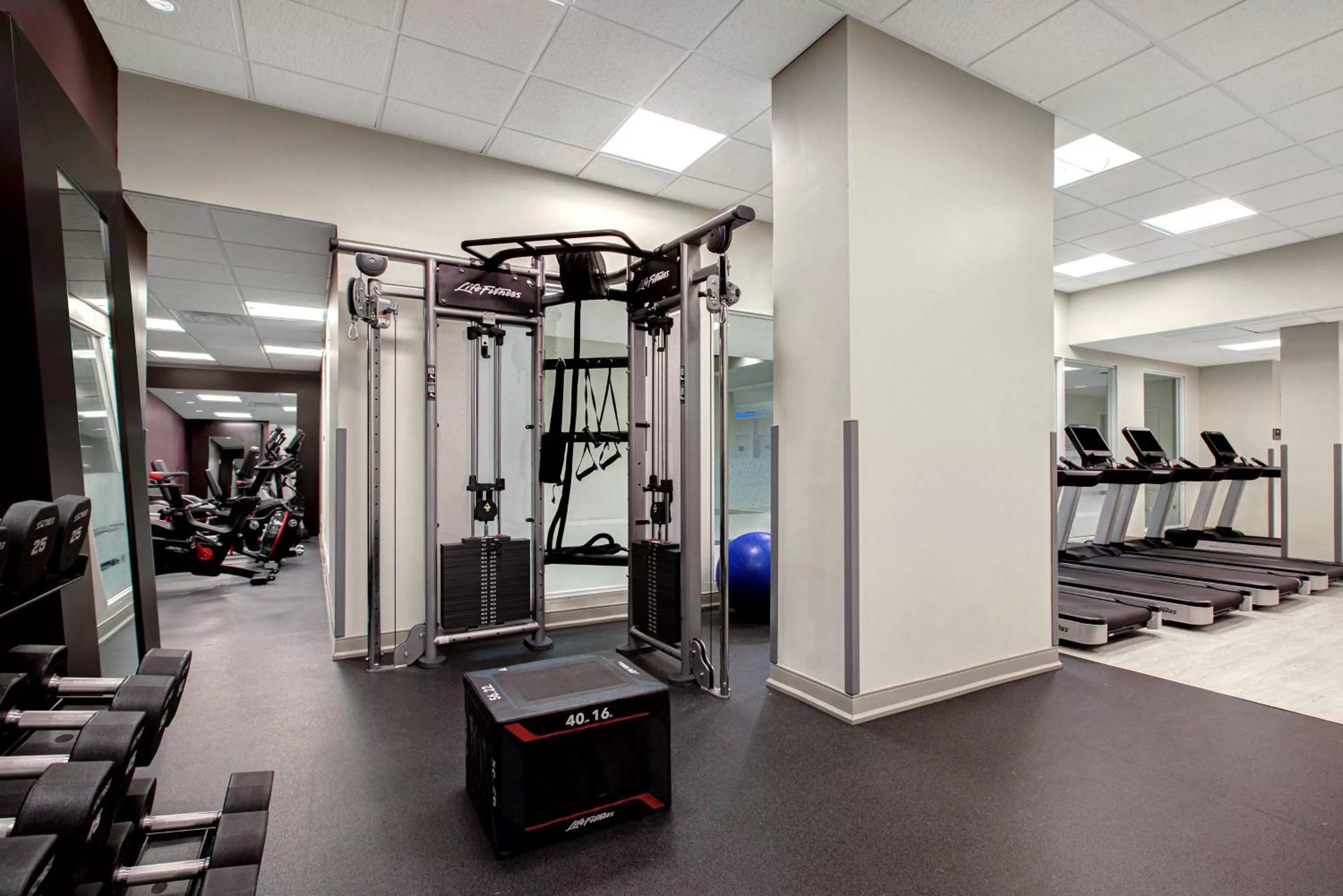 Fitness centre/facilities in DoubleTree by Hilton Toronto Downtown