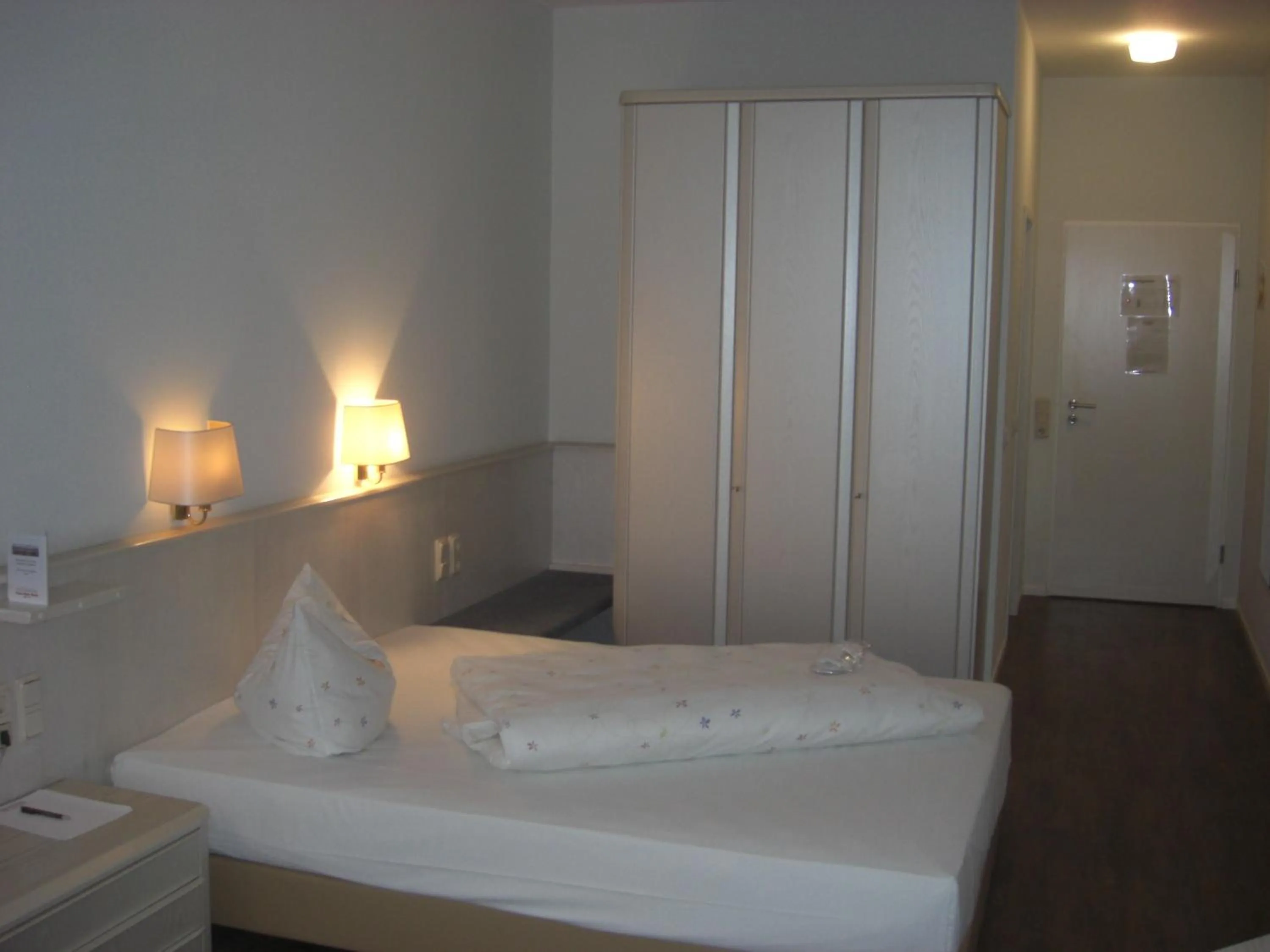 Photo of the whole room, Bed in Euro Park Hotel Hennef