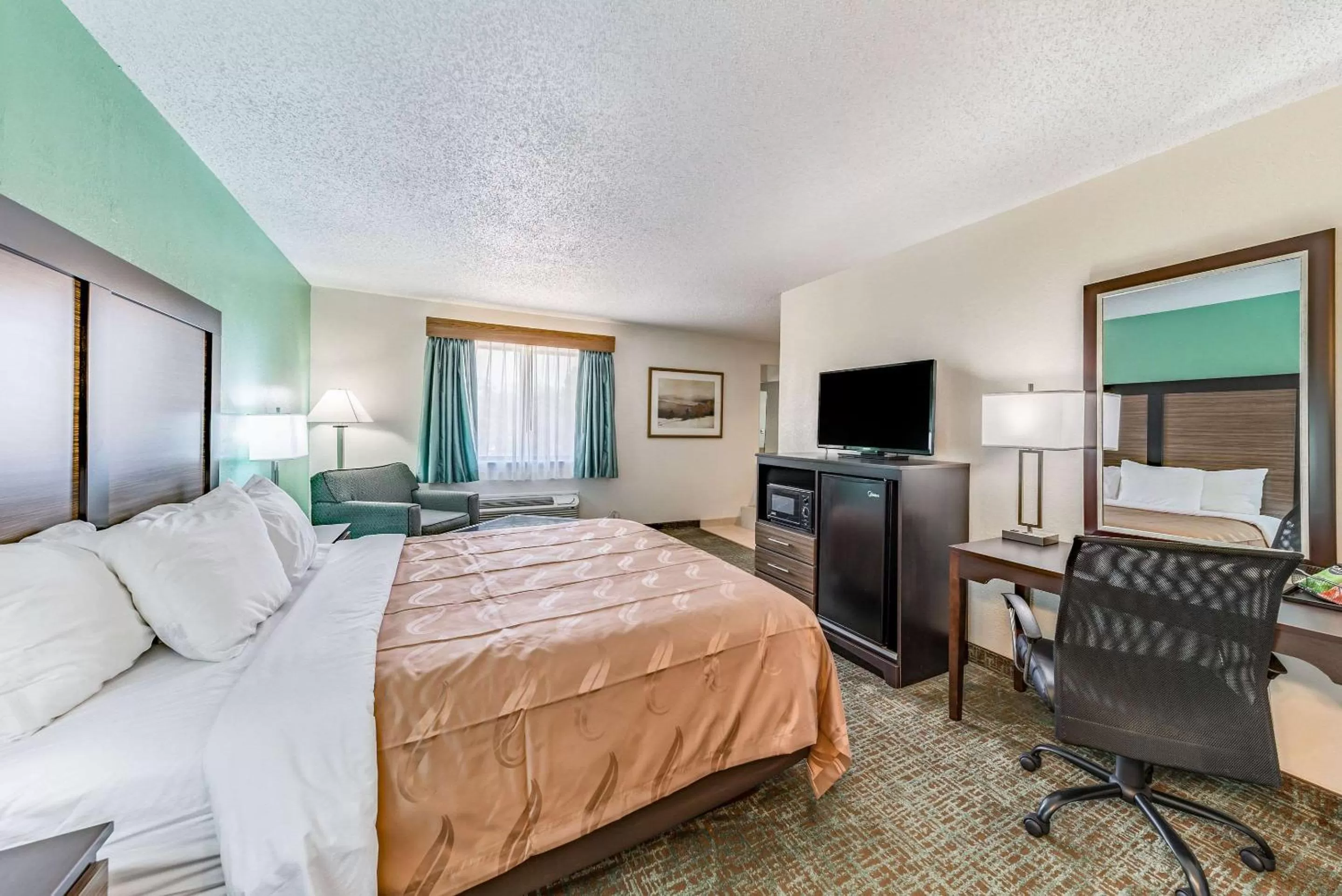 Bedroom, Bed in Quality Inn Allen - Plano East
