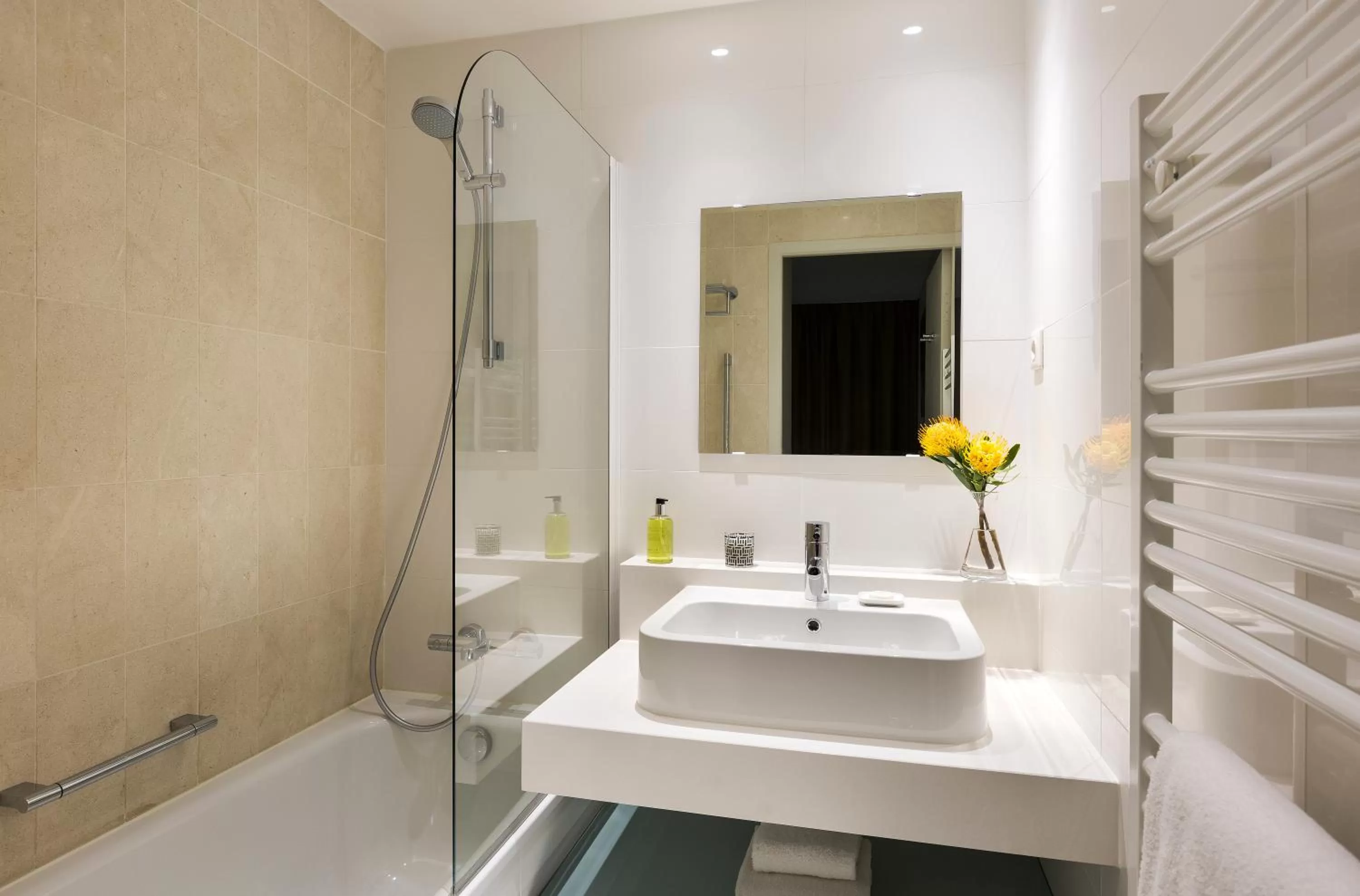 Bathroom in Citadines Opéra Paris