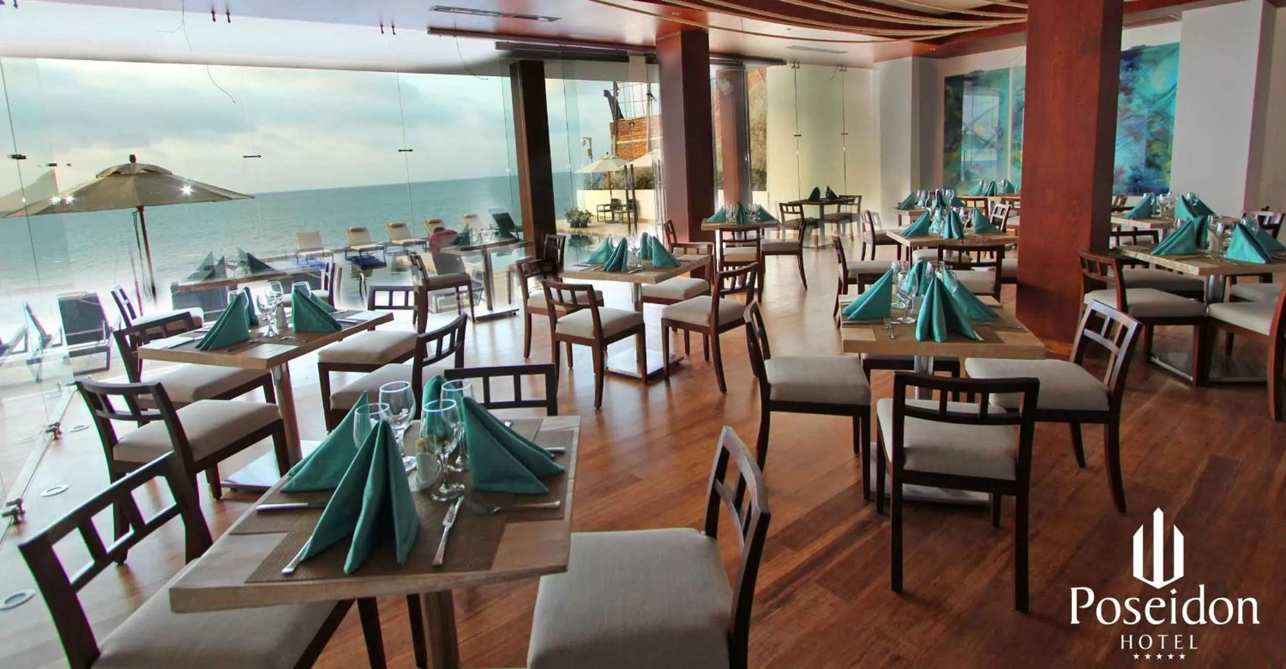 Restaurant/Places to Eat in Hotel Poseidon