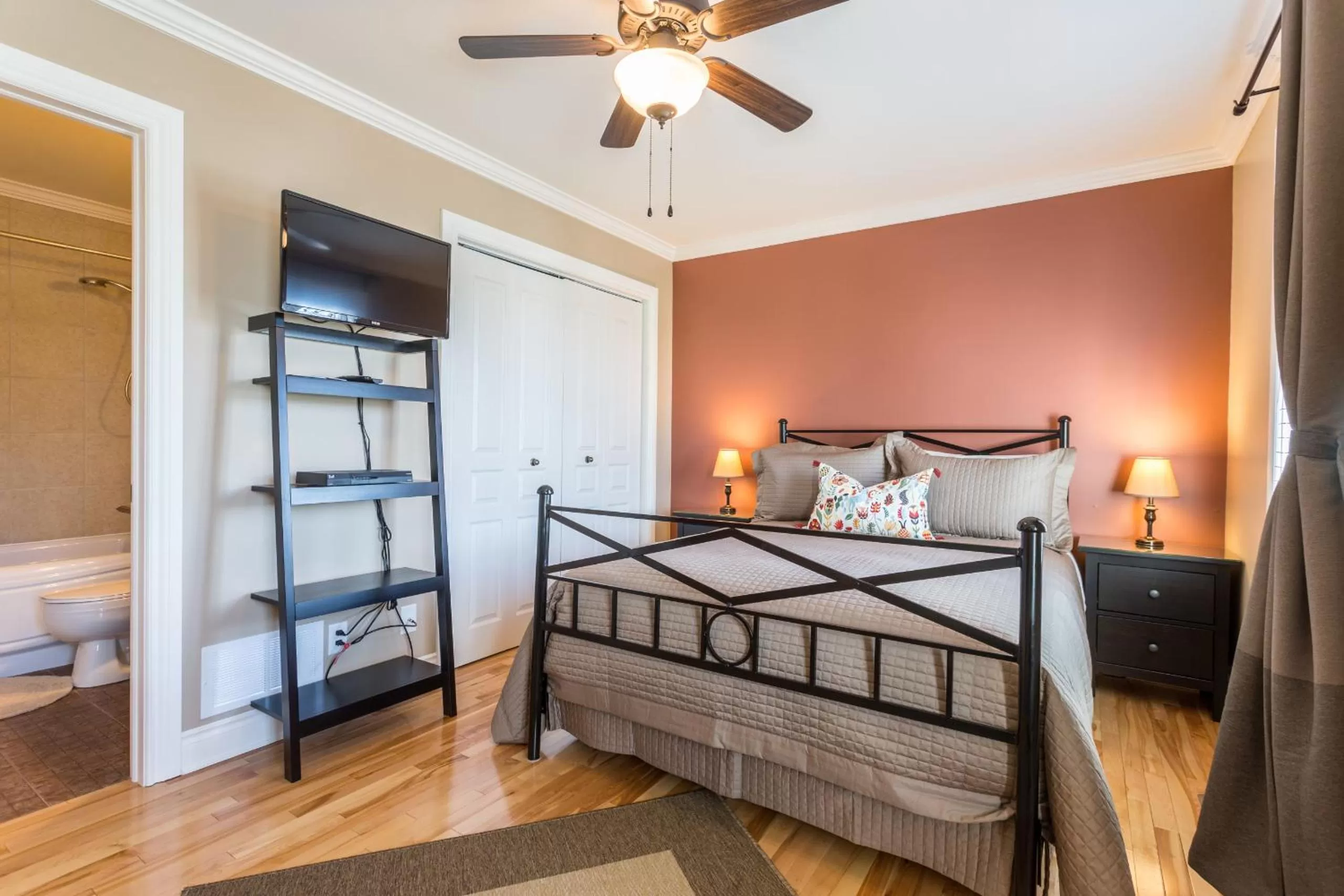 Bedroom, Bed in Les Dames du Lac