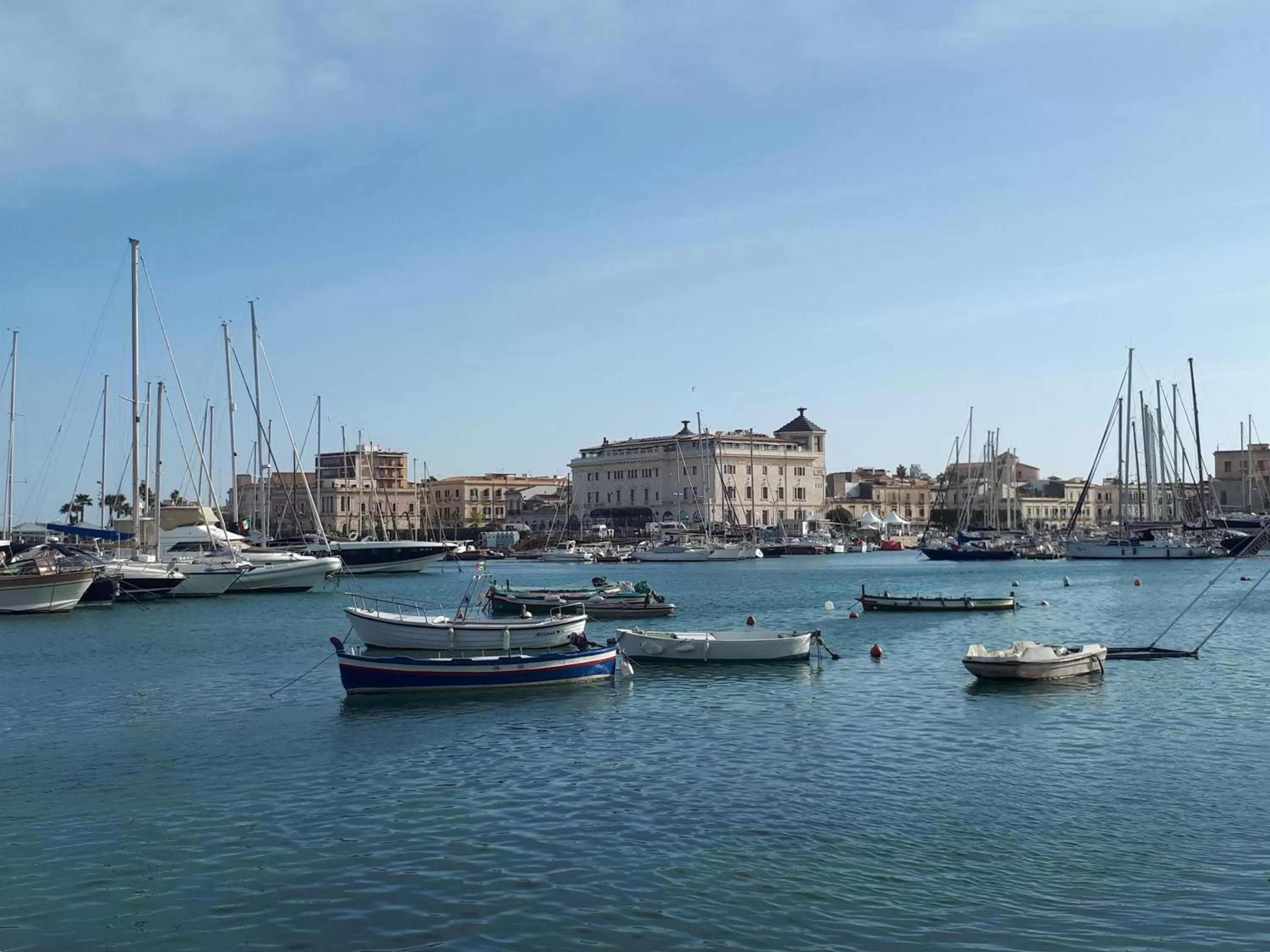 Sea view in Lakkios charming suites and rooms