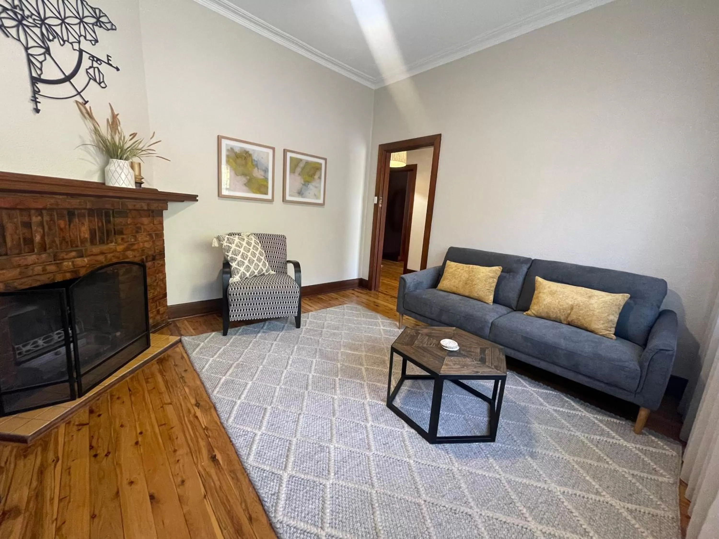 Three-Bedroom House in Astor Hotel Motel