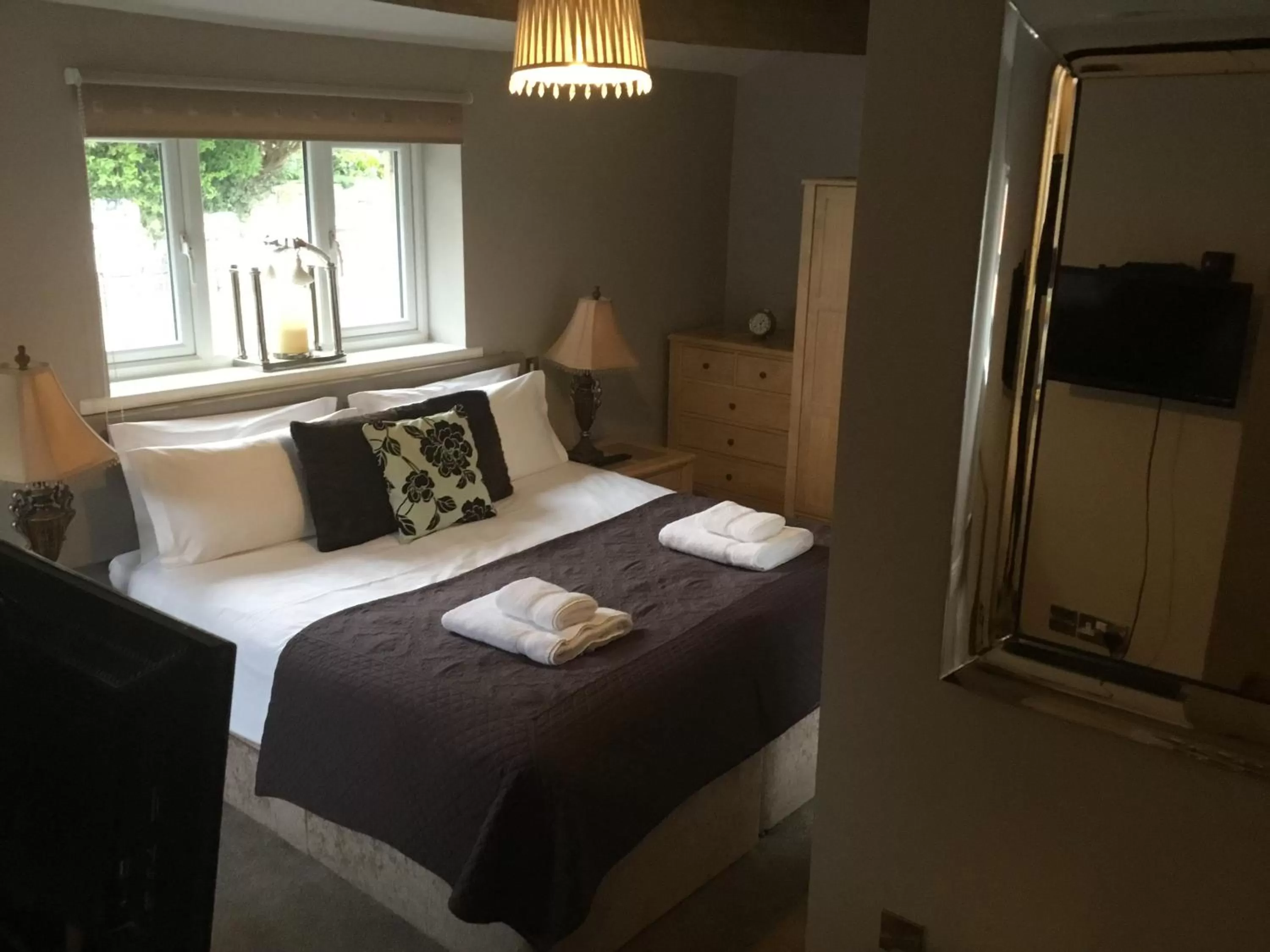 Bed in The Curious Fox