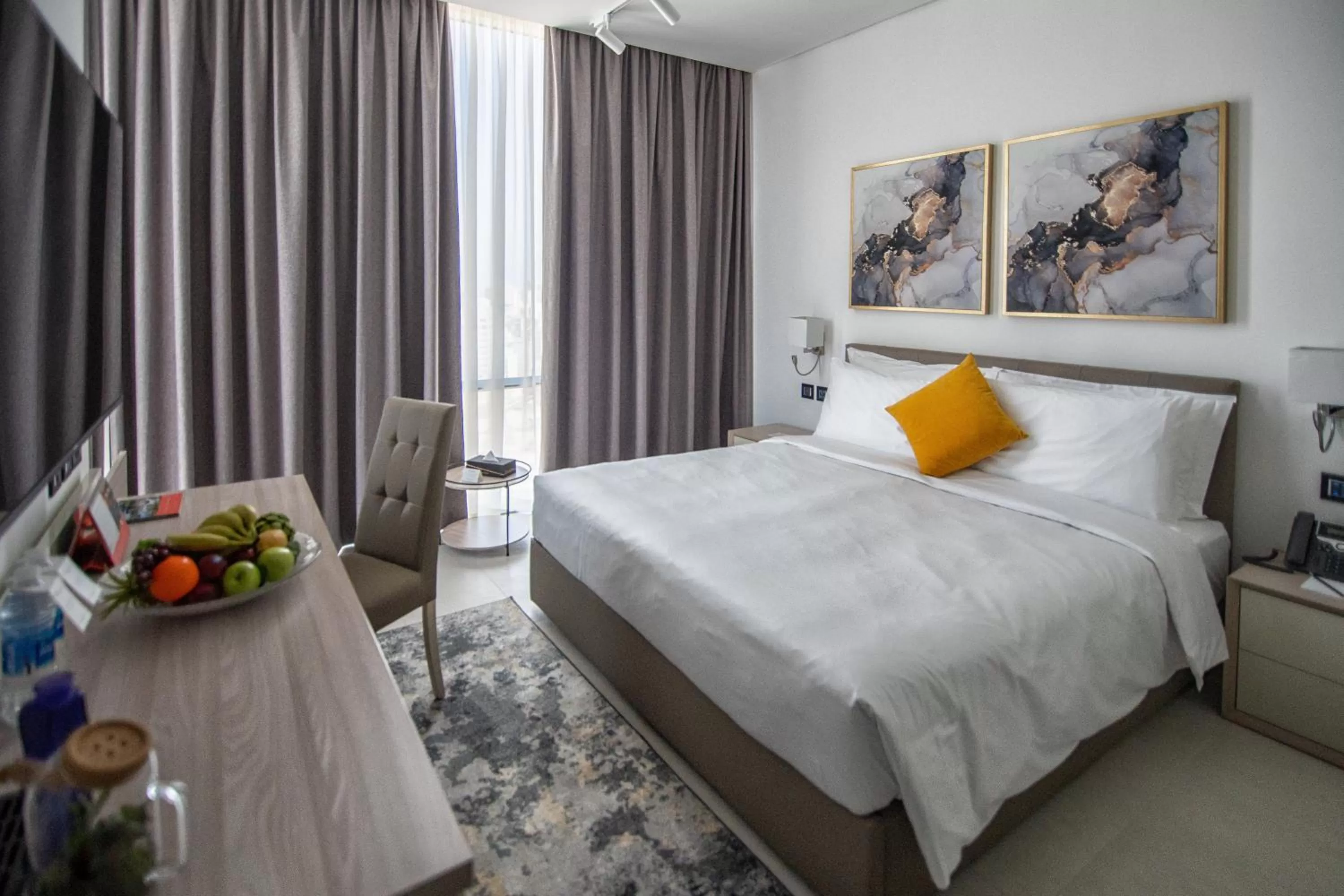 Bedroom, Bed in Swiss-Belinn Sharq, Kuwait