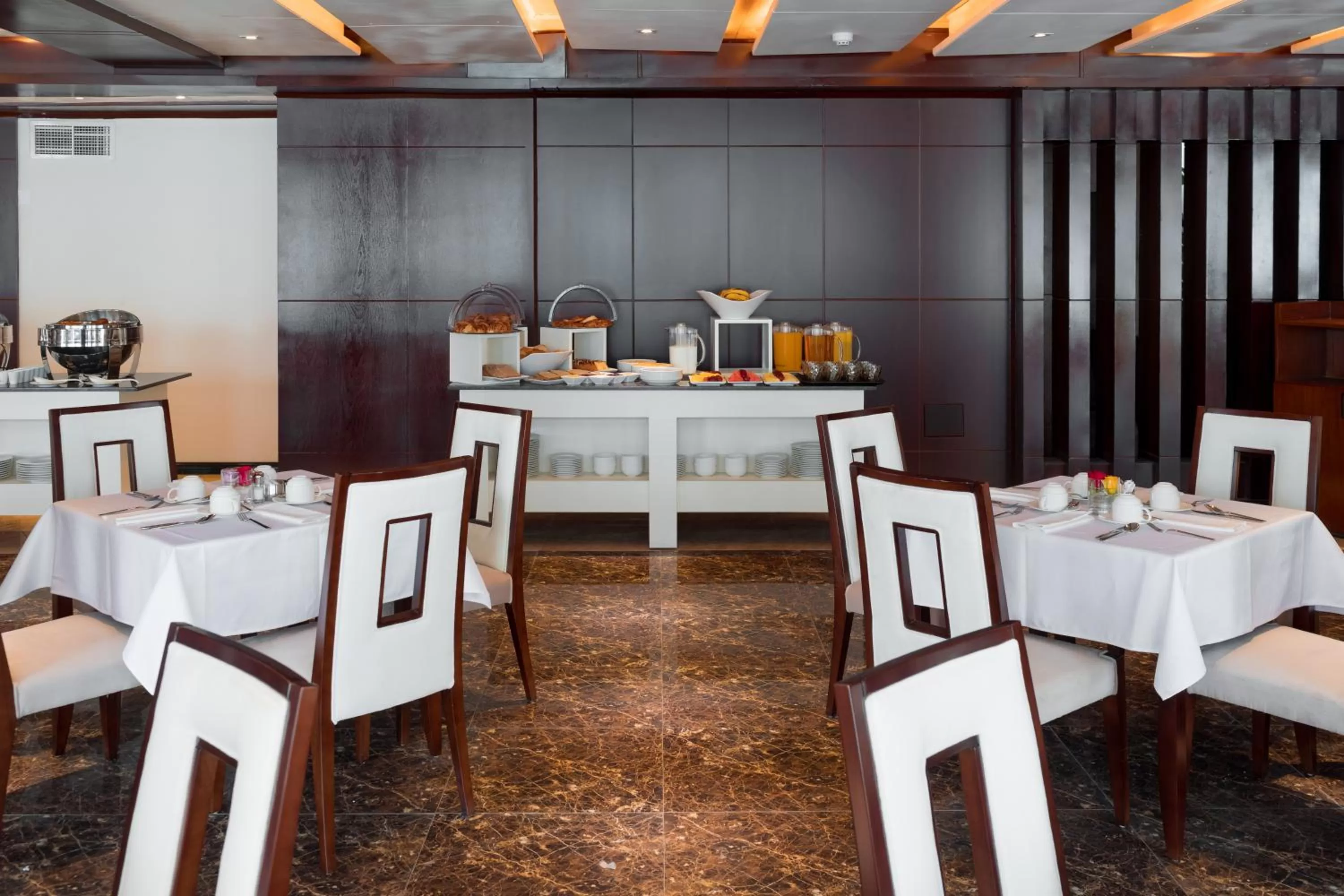 Restaurant/places to eat in Best Western Plus Pearl Addis