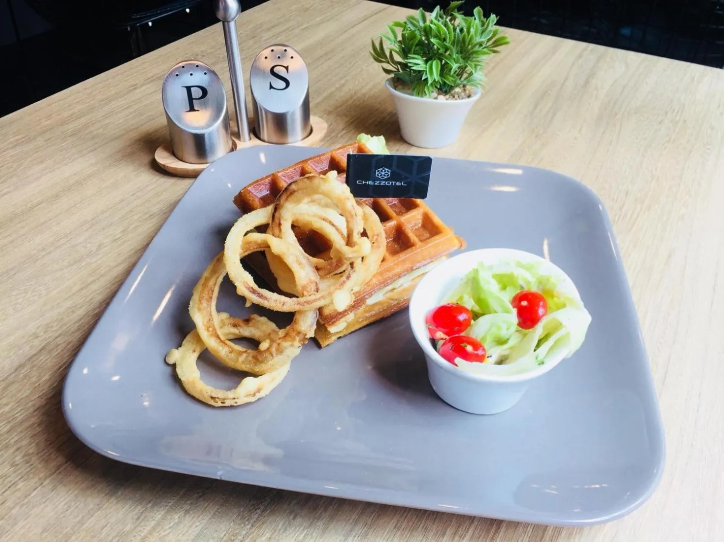 Food and drinks in Chezzotel Pattaya