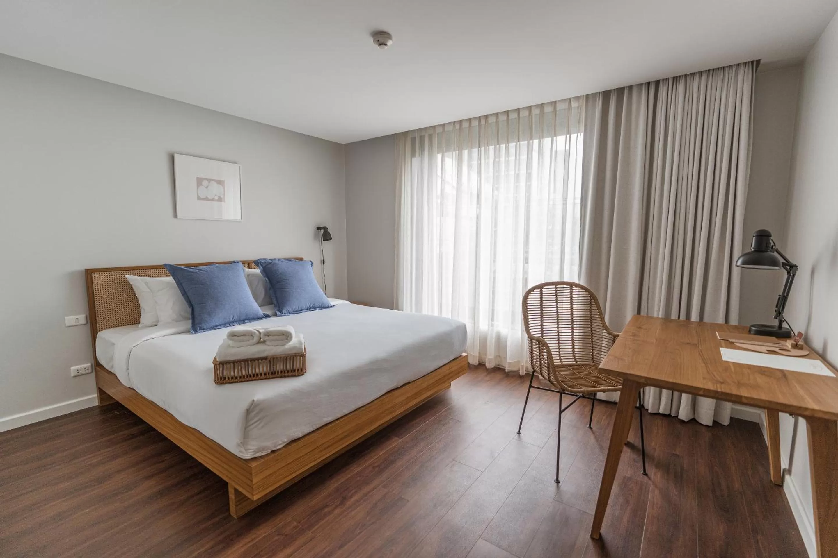 Photo of the whole room, Bed in The Earth Hotel