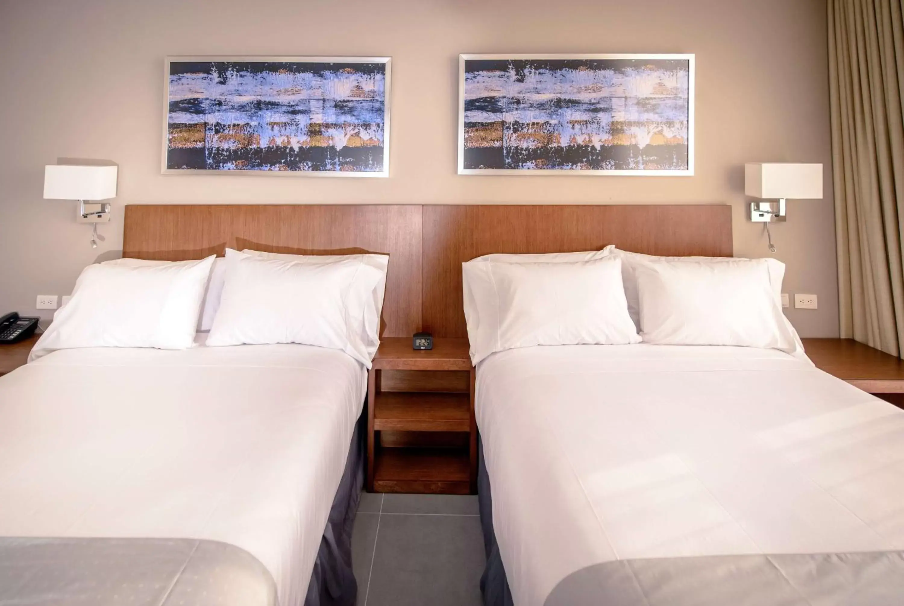 Double Room with Two Double Beds - Non-Smoking in Wyndham Manta Sail Plaza Hotel and Convention Center Double Room with Two Double Beds - Non-Smoking in Wyndham Manta Sail Plaza Hotel and Convention Center