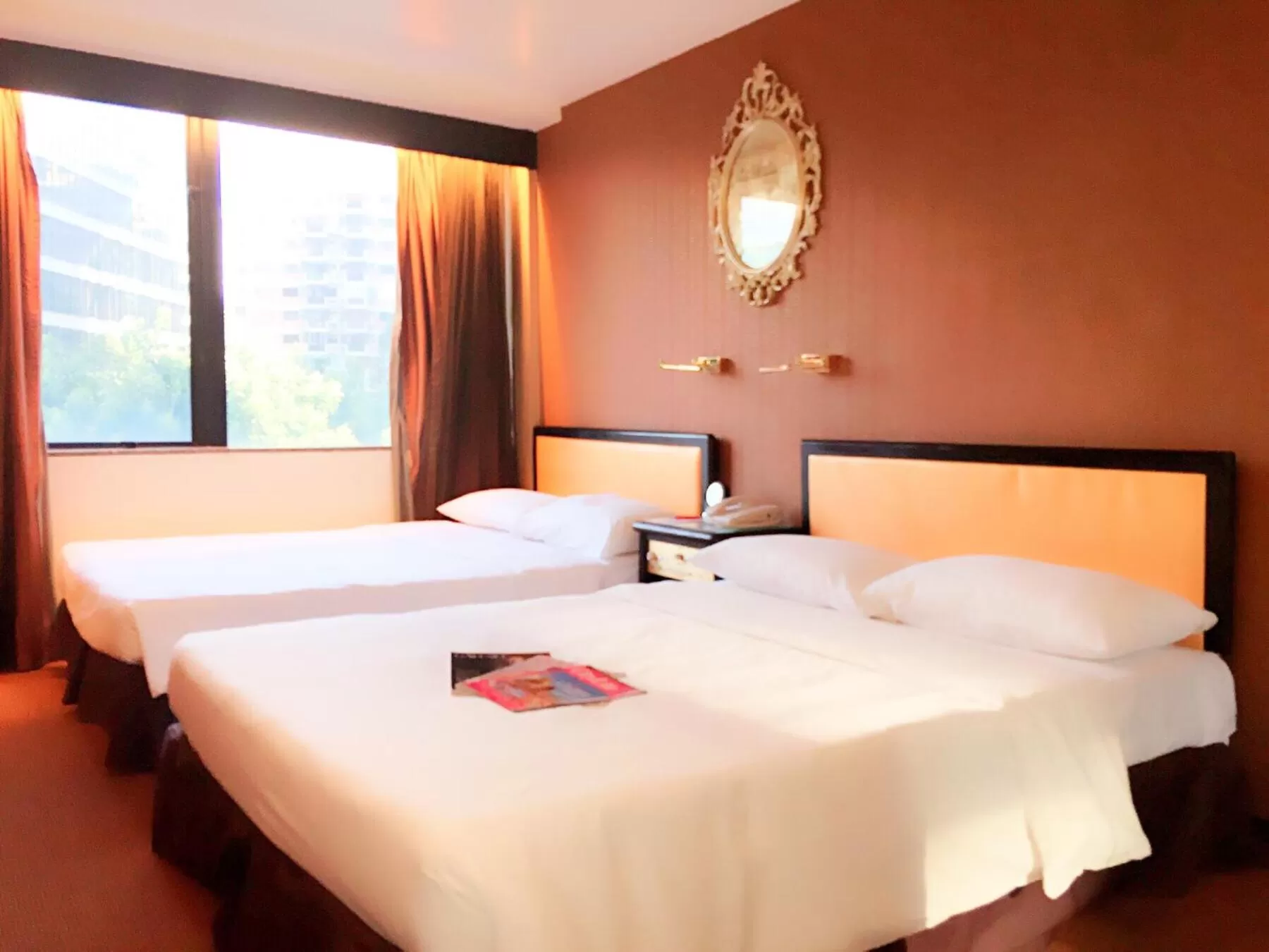 Bed in Best Western Plus Tsim Sha Tsui