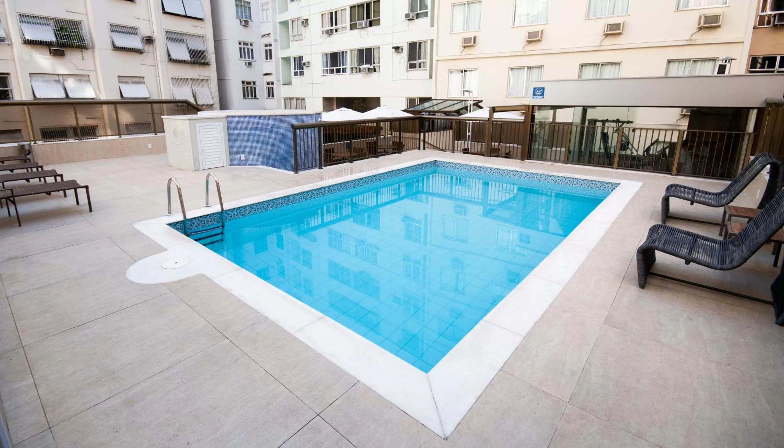 Swimming pool in Hotel Astoria Copacabana