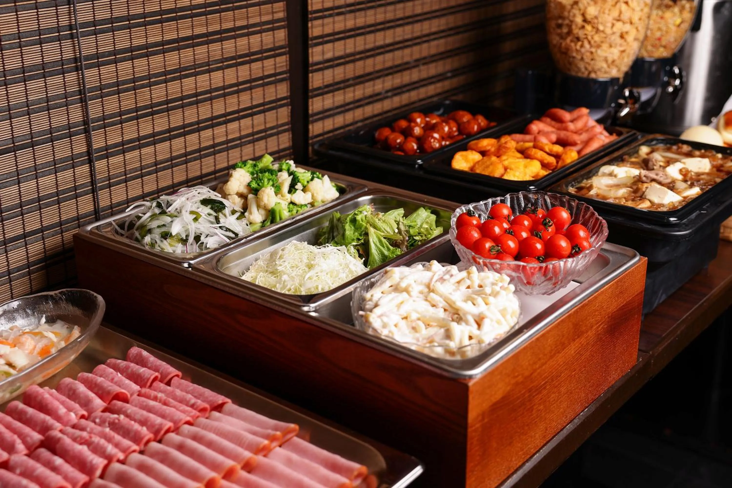 Restaurant/places to eat in HOTEL MYSTAYS Sakaisuji Honmachi