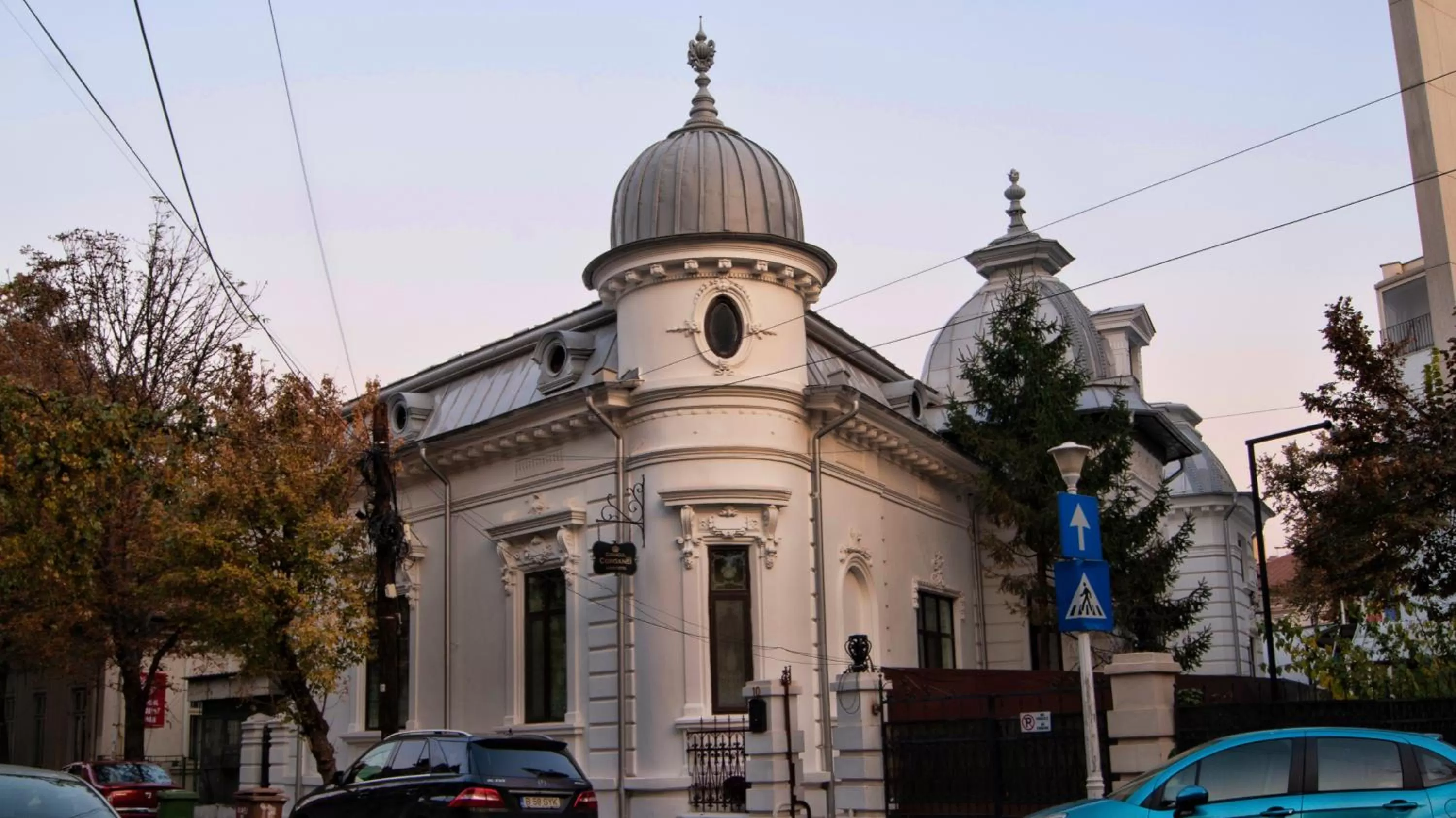 Property building in Conacul Coroanei Luxury Boutique Hotel