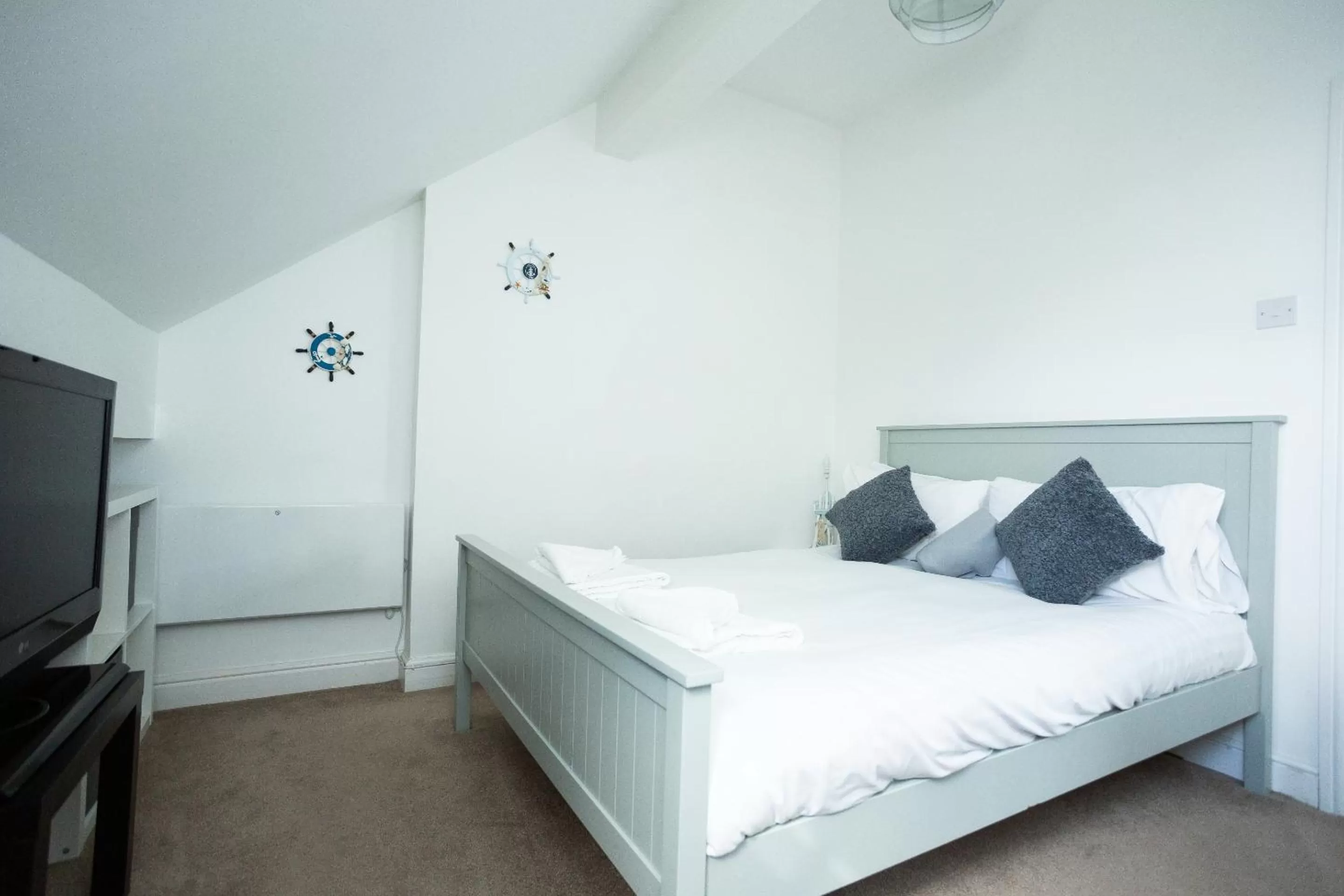 Bedroom in The Sea Lynn