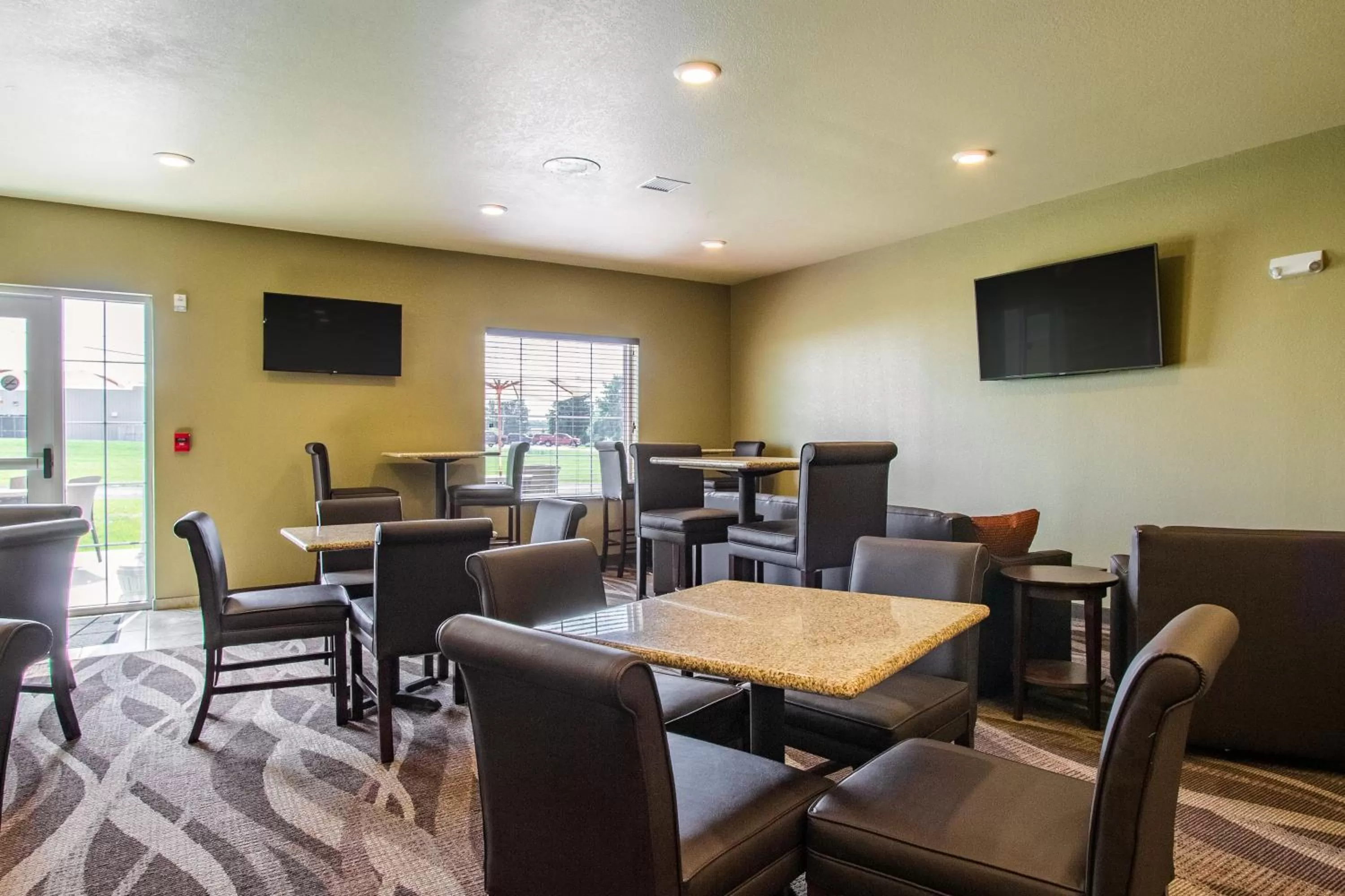 Patio in Cobblestone Hotel & Suites - Orrville