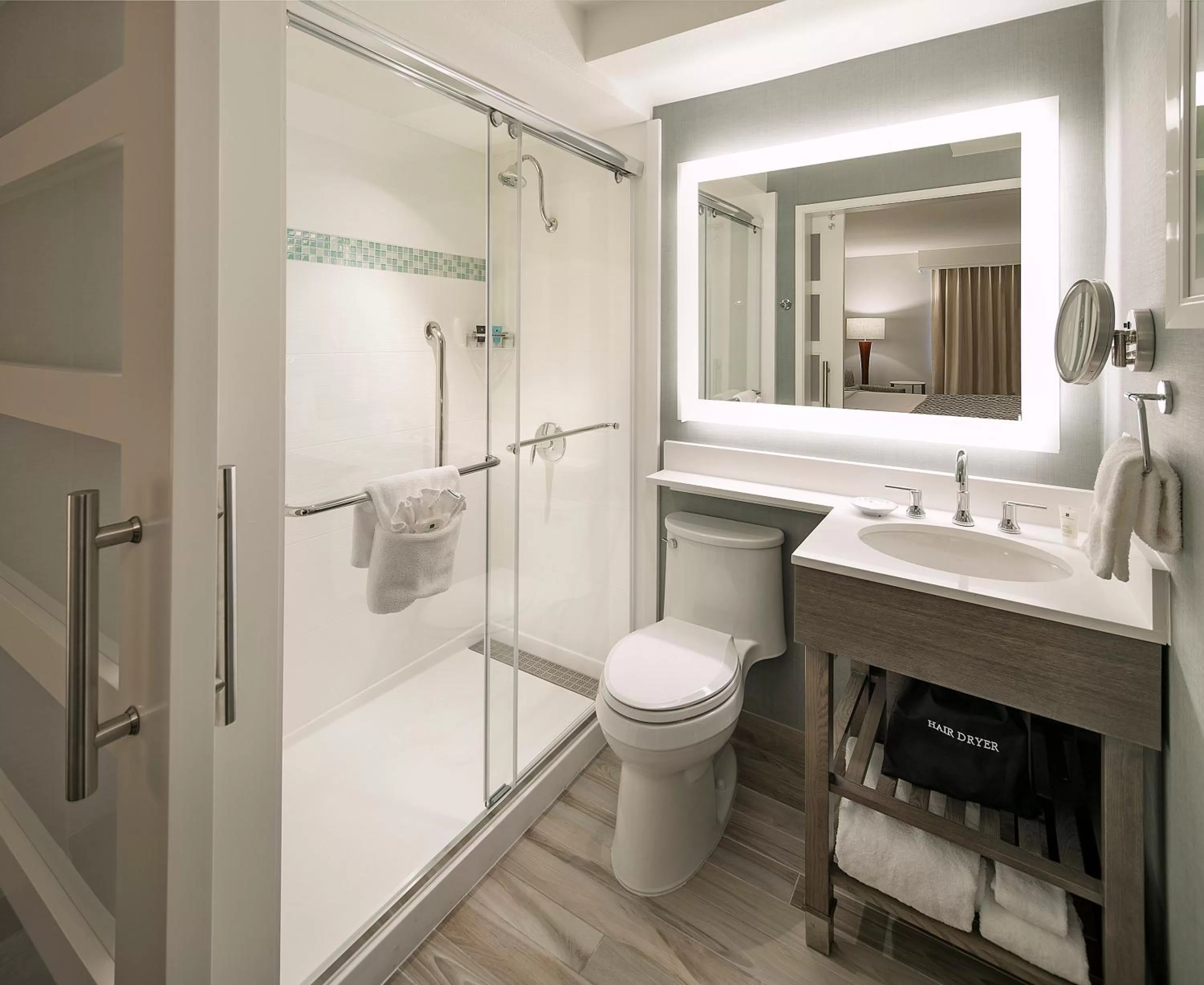 Bathroom in Crowne Plaza Ventura Beach by IHG