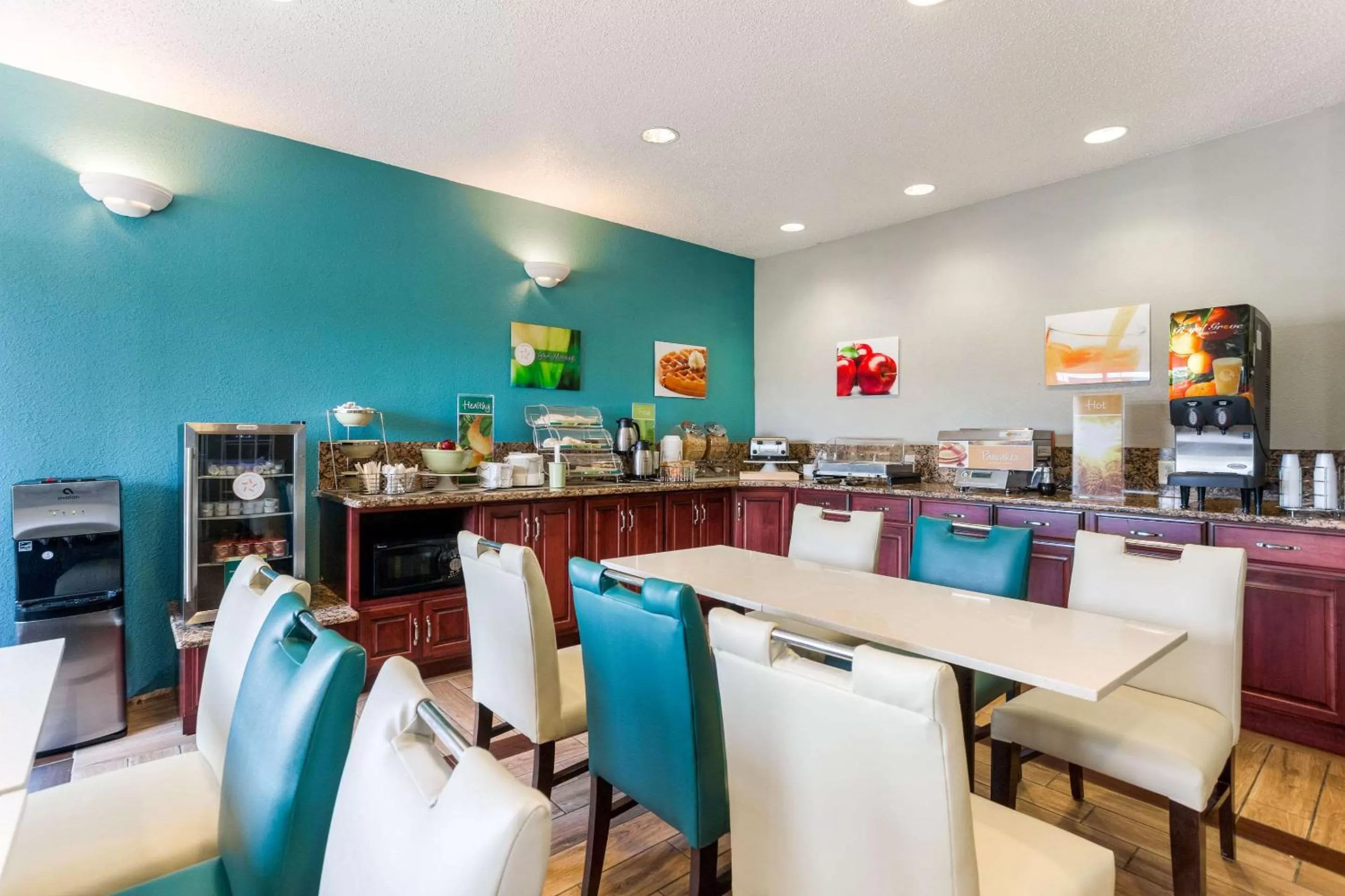 Restaurant/places to eat in Quality Inn & Suites Ferdinand