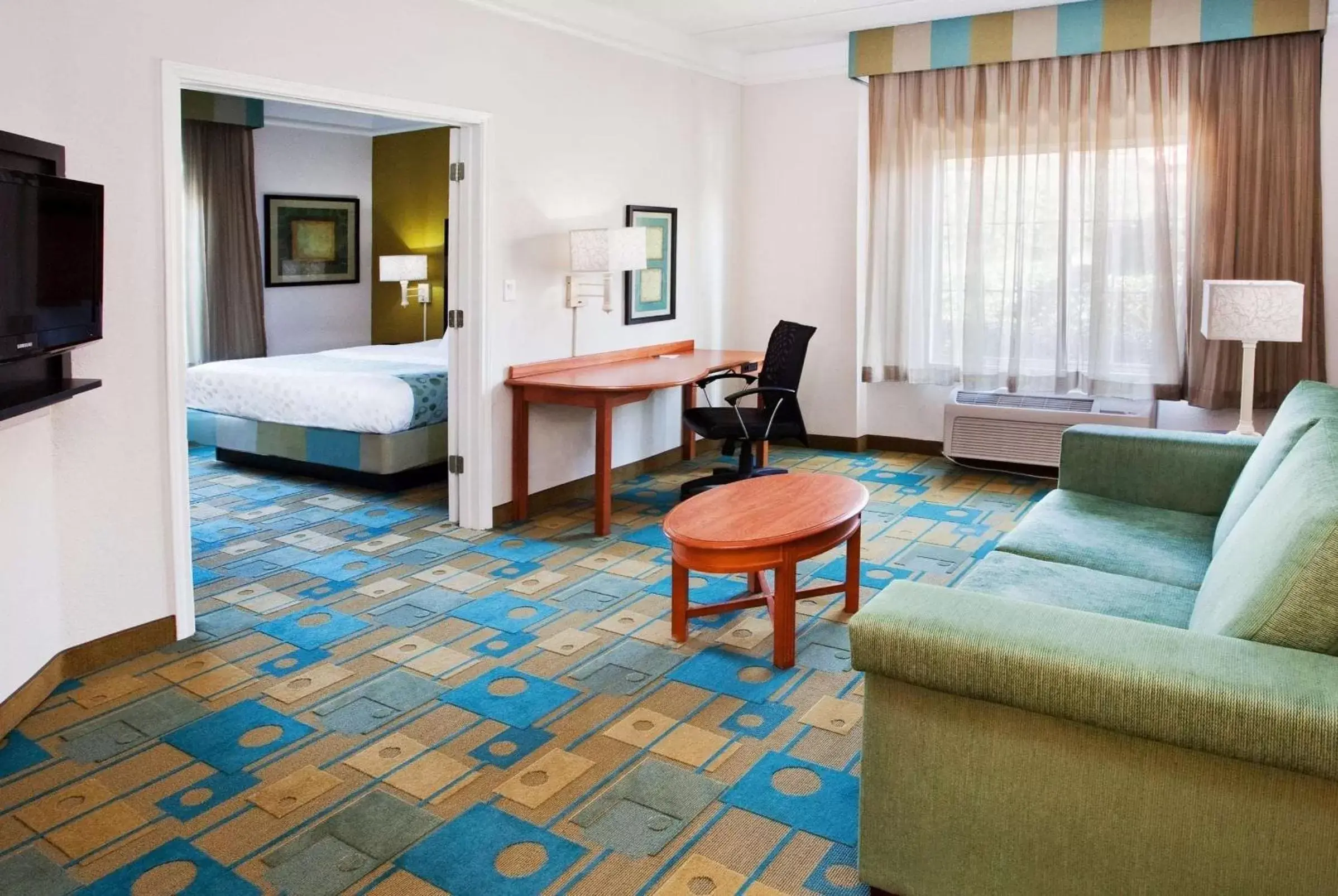 One-Bedroom King Suite - Non-Smoking in La Quinta by Wyndham Greenville Haywood One-Bedroom King Suite - Non-Smoking in La Quinta by Wyndham Greenville Haywood