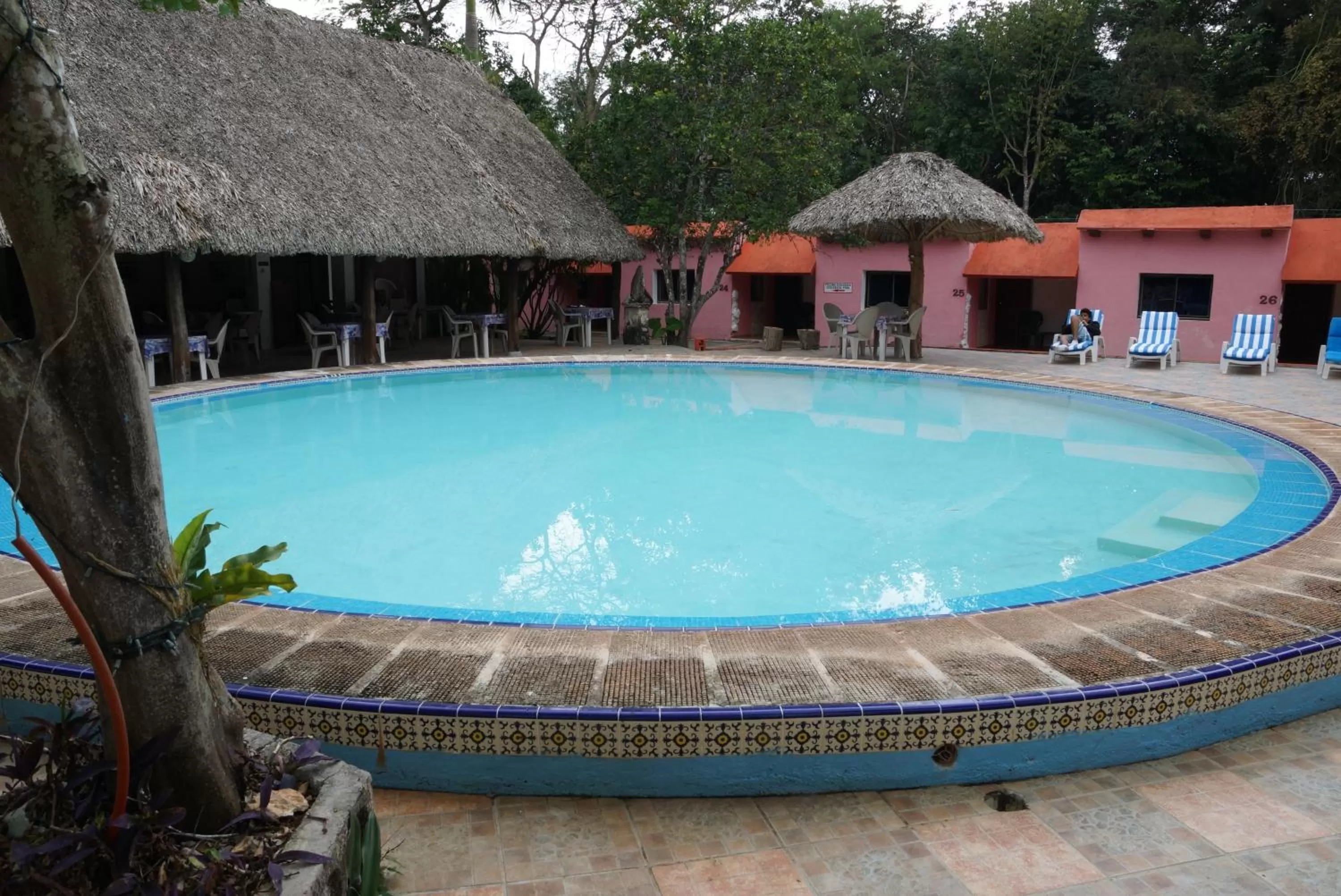 Swimming pool in Hotel Doralba Inn Chichen