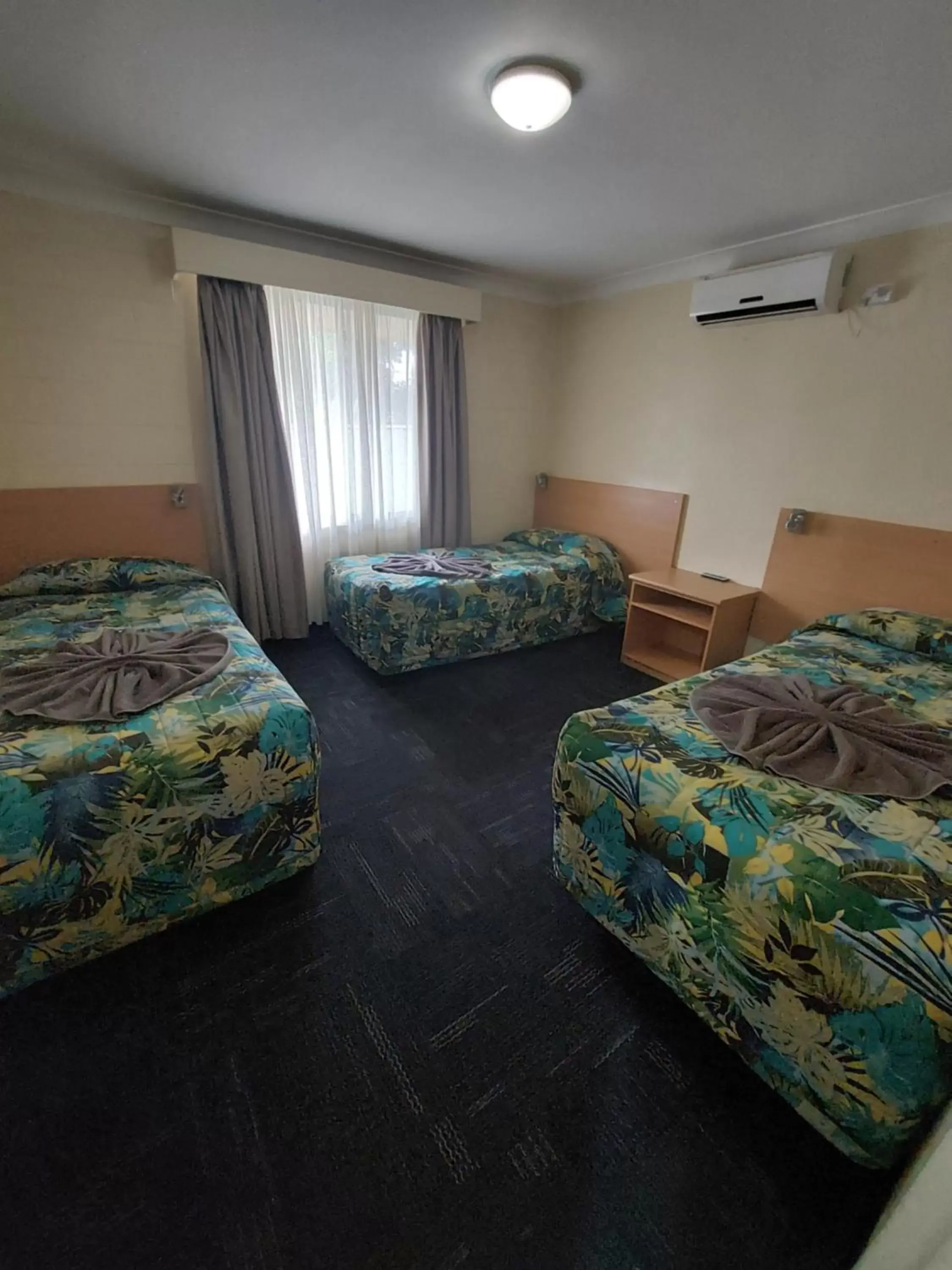 Two-Bedroom Suite in All Seasons Motor Lodge Two-Bedroom Suite in All Seasons Motor Lodge