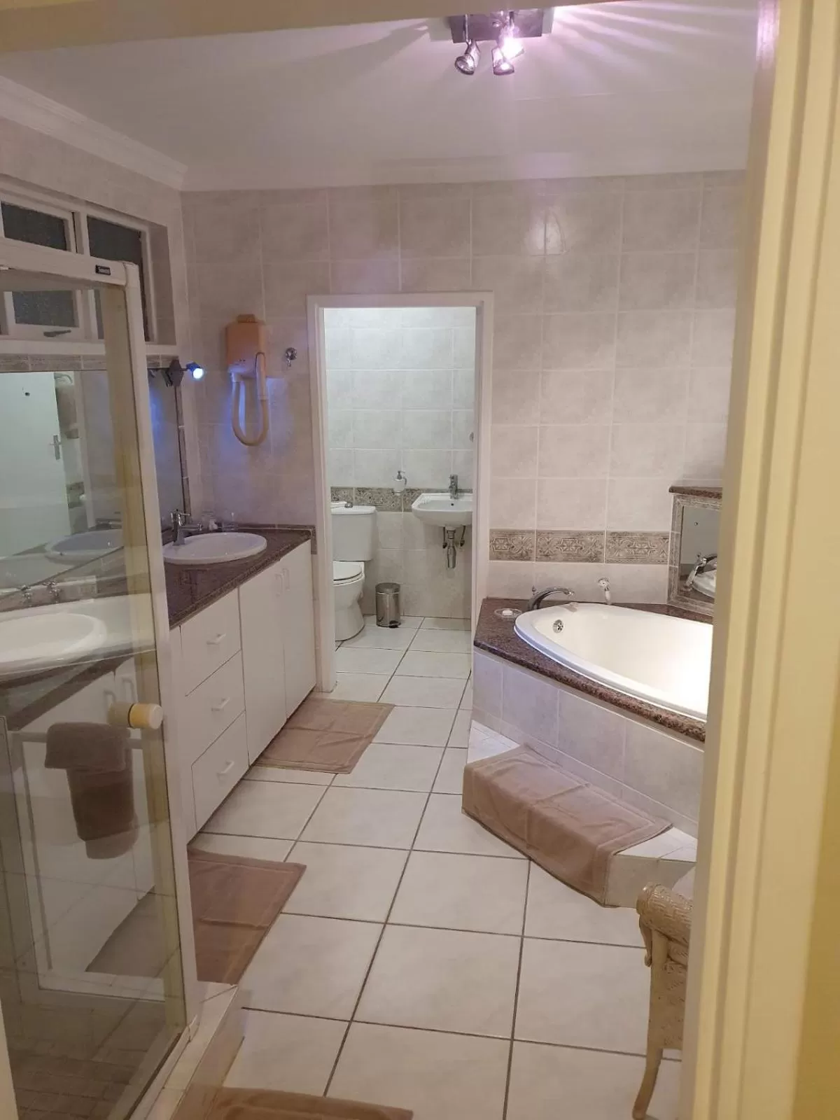 Bathroom in Ingwe Manor B&B