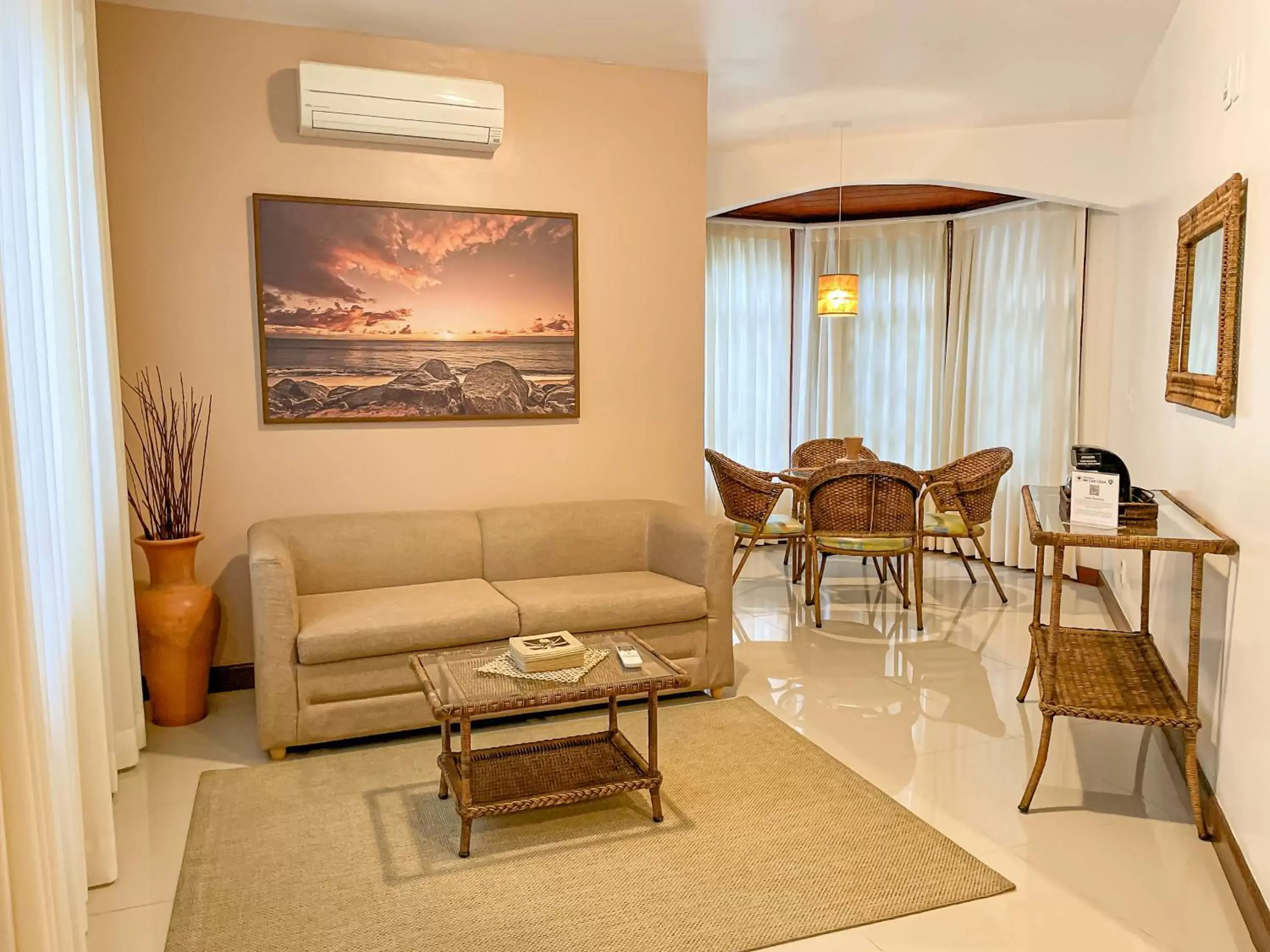 King Suite with Balcony in Best Western Shalimar Praia Hotel King Suite with Balcony in Best Western Shalimar Praia Hotel