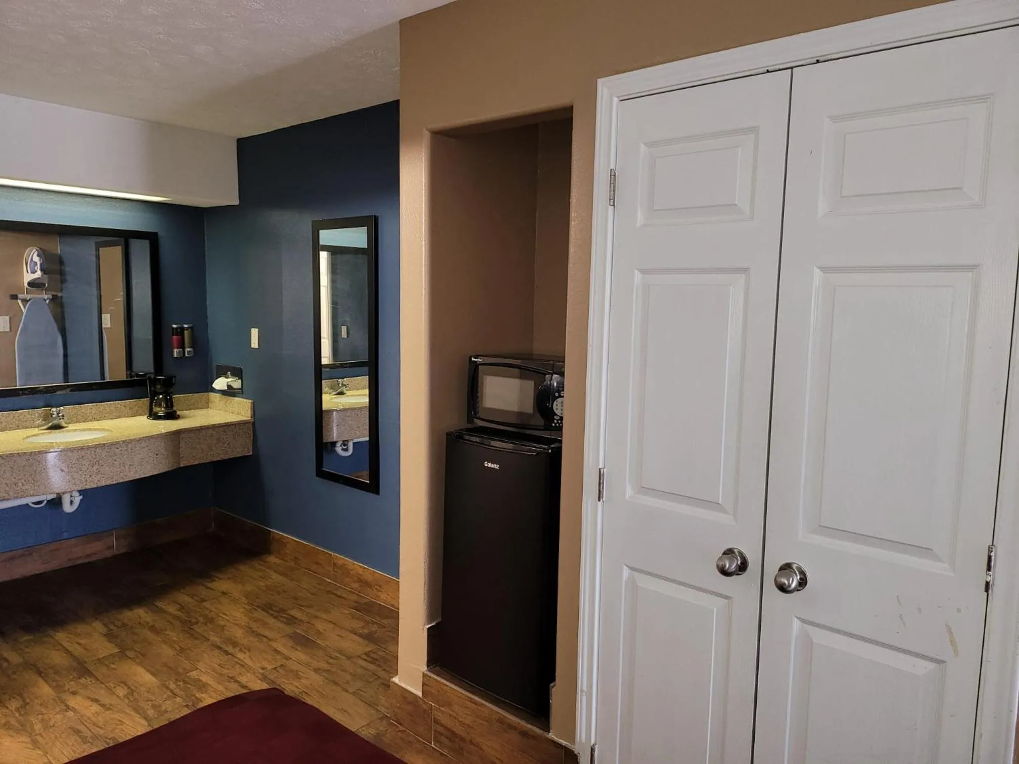 Texas Inn and Suites Raymondville