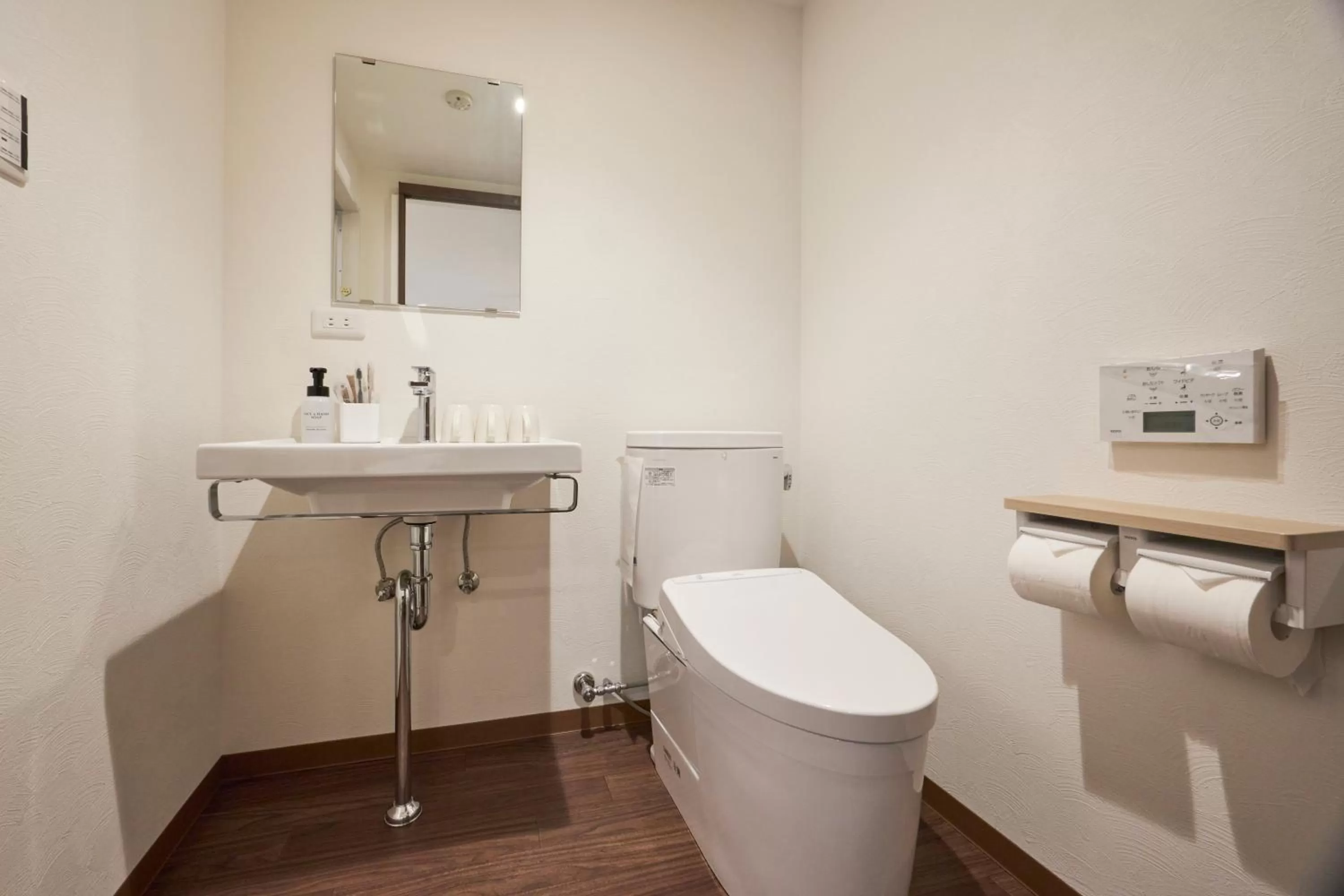 Toilet in 花築浅草和心ホテル