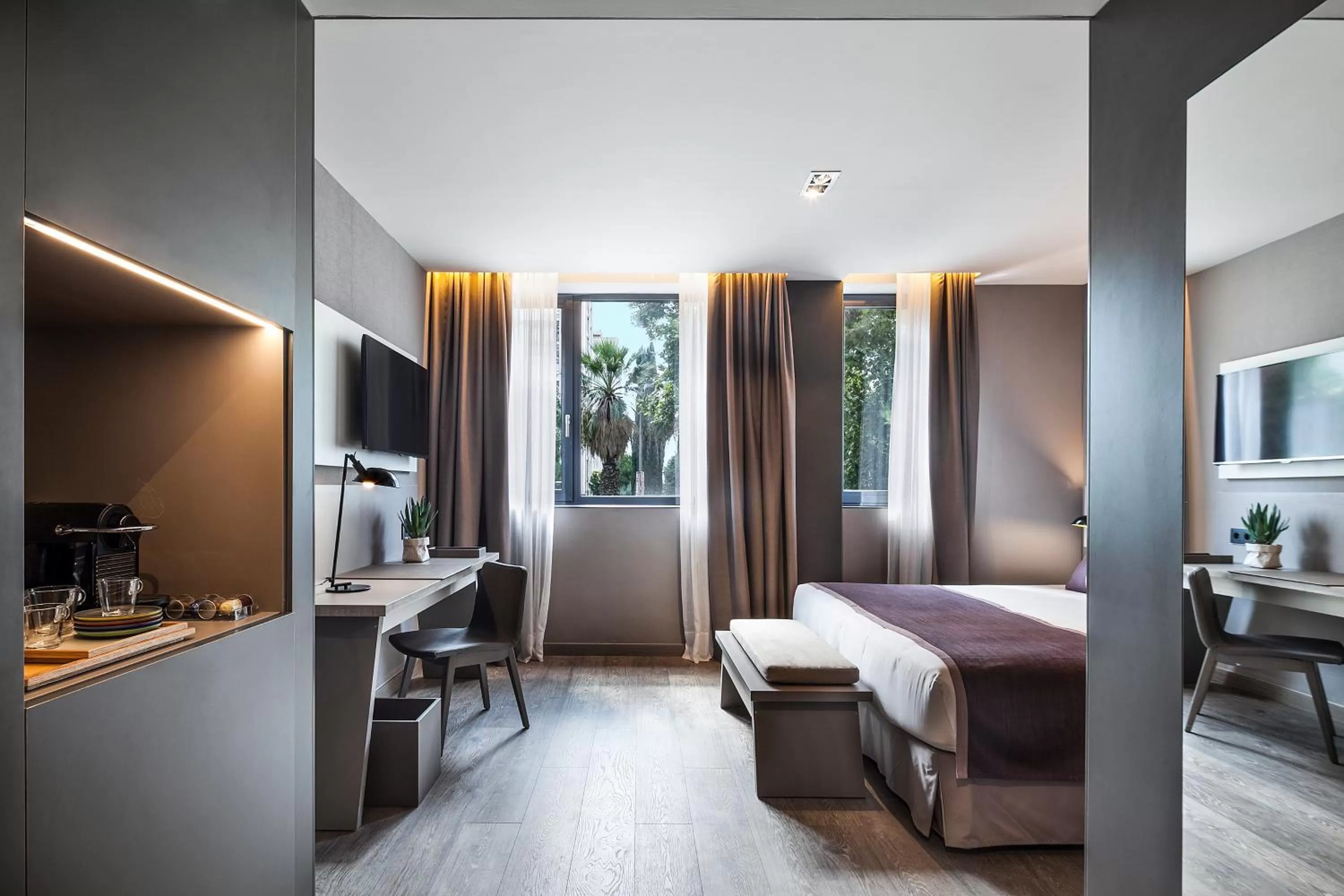 Bedroom, Bed in Upper Diagonal