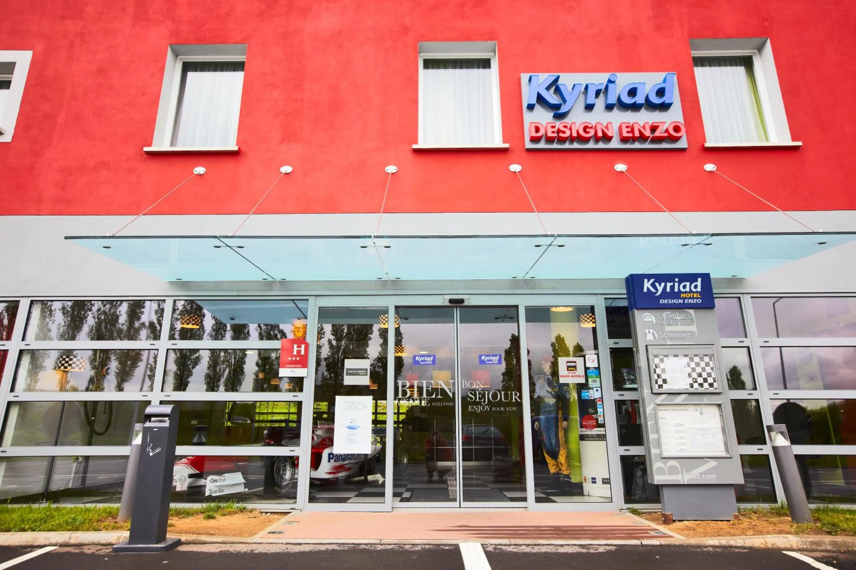 Facade/entrance in Enzo Hotels Thionville by Kyriad Direct