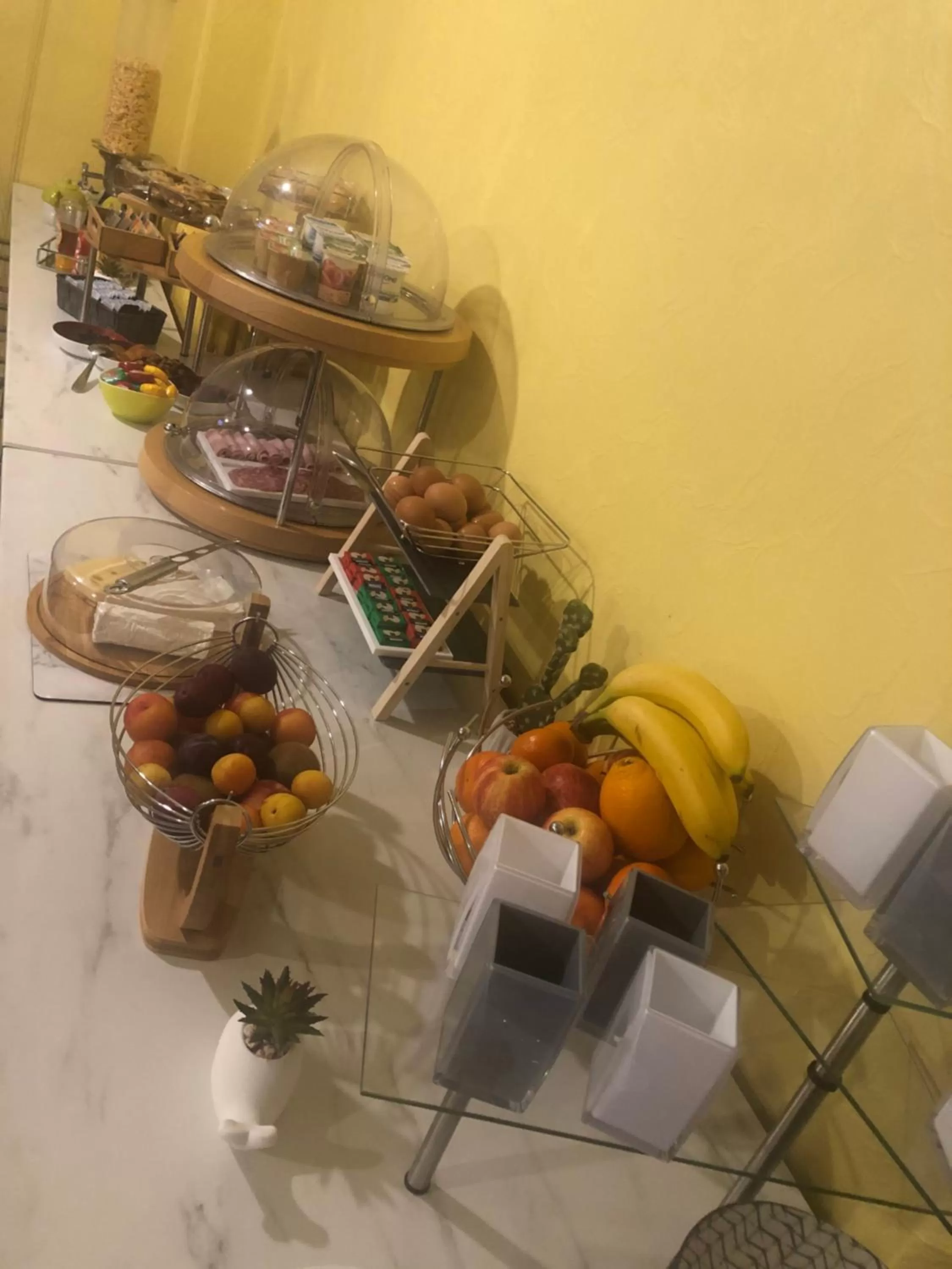 Restaurant/places to eat in Hotel Christina