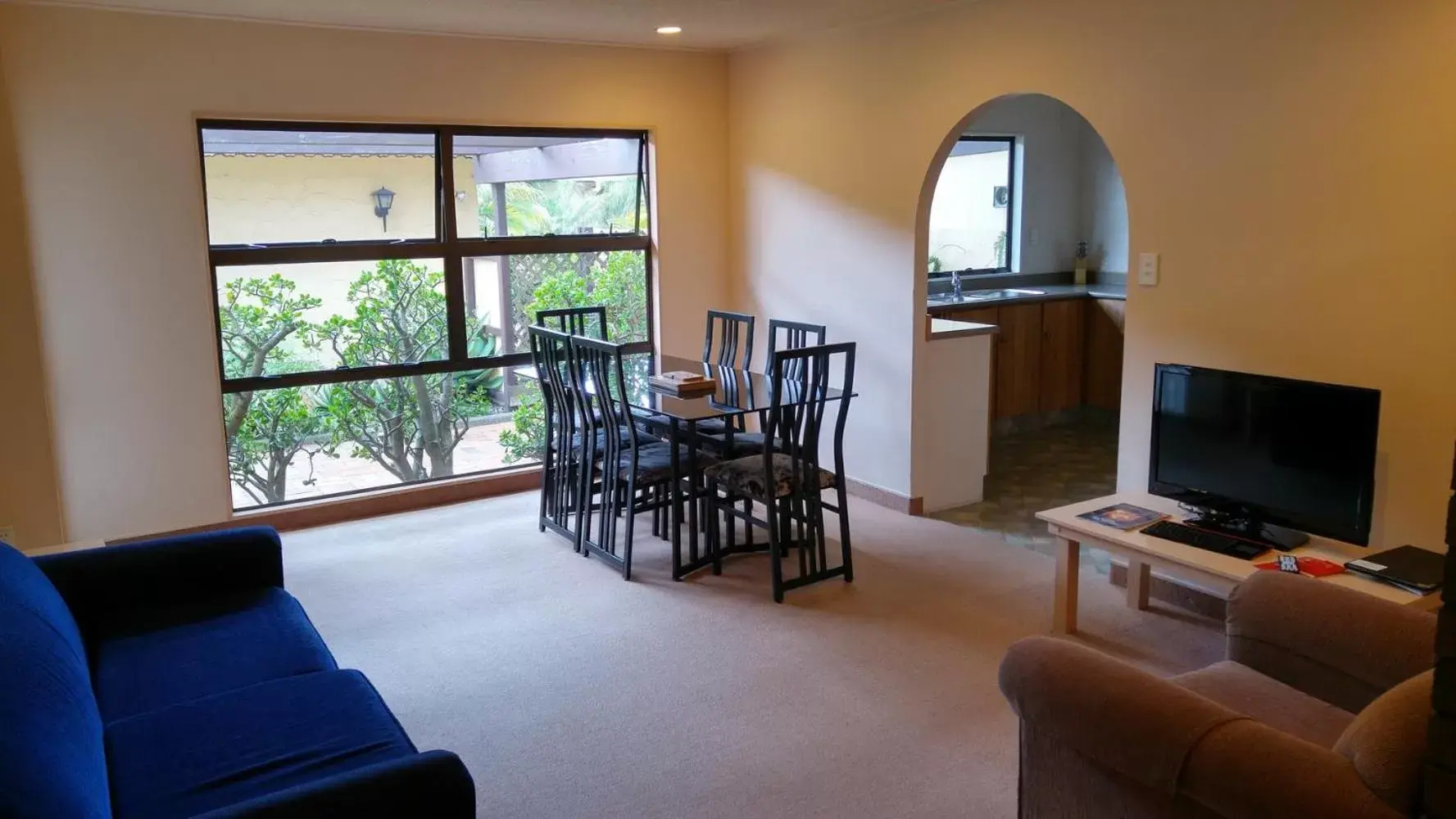 Two-Bedroom Apartment in Hobson's Choice Motel Two-Bedroom Apartment in Hobson's Choice Motel