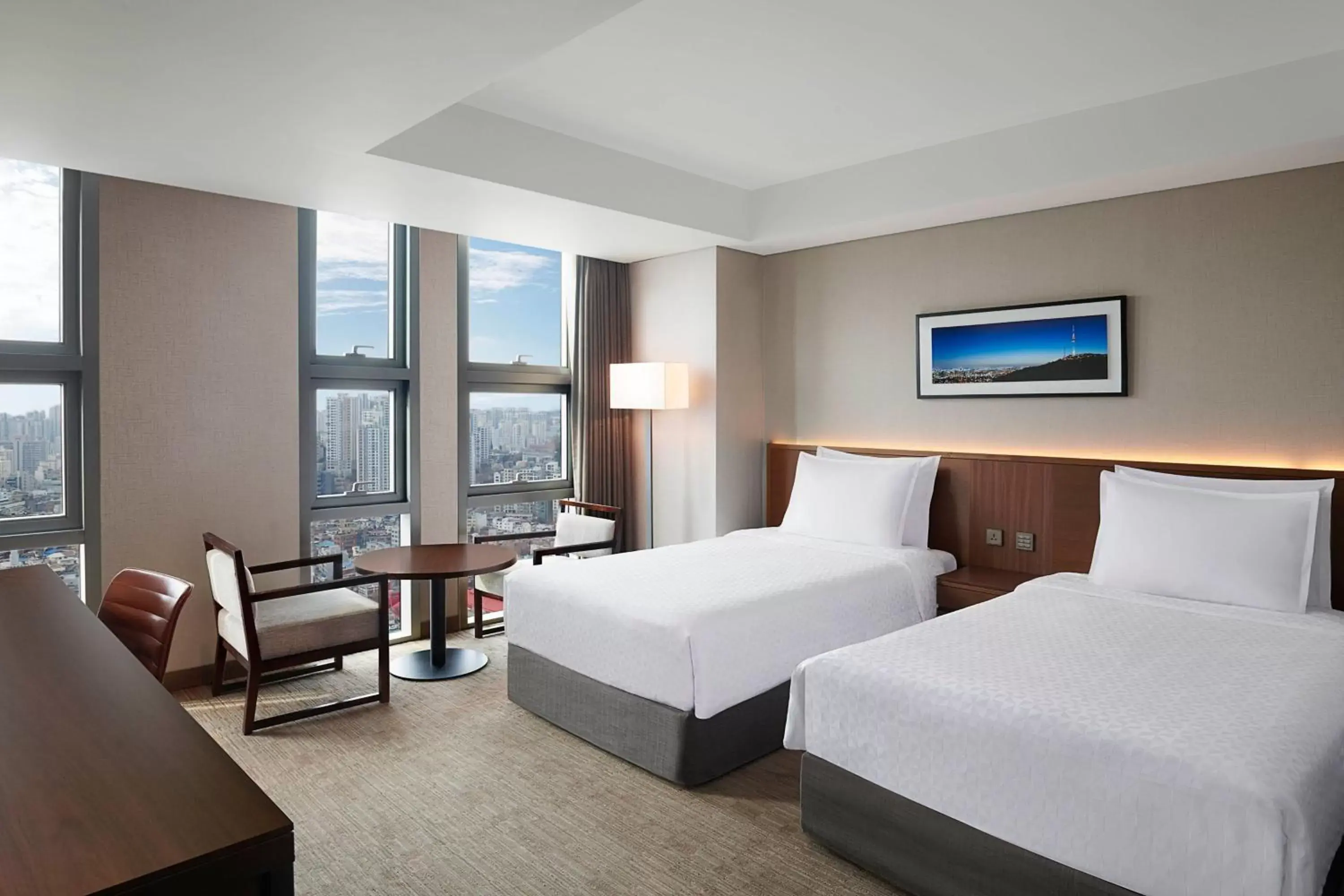 Deluxe Twin, Guest room, 2 Twin/Single Bed(s), High floor in Four Points by Sheraton Josun, Seoul Station Deluxe Twin, Guest room, 2 Twin/Single Bed(s), High floor in Four Points by Sheraton Josun, Seoul Station