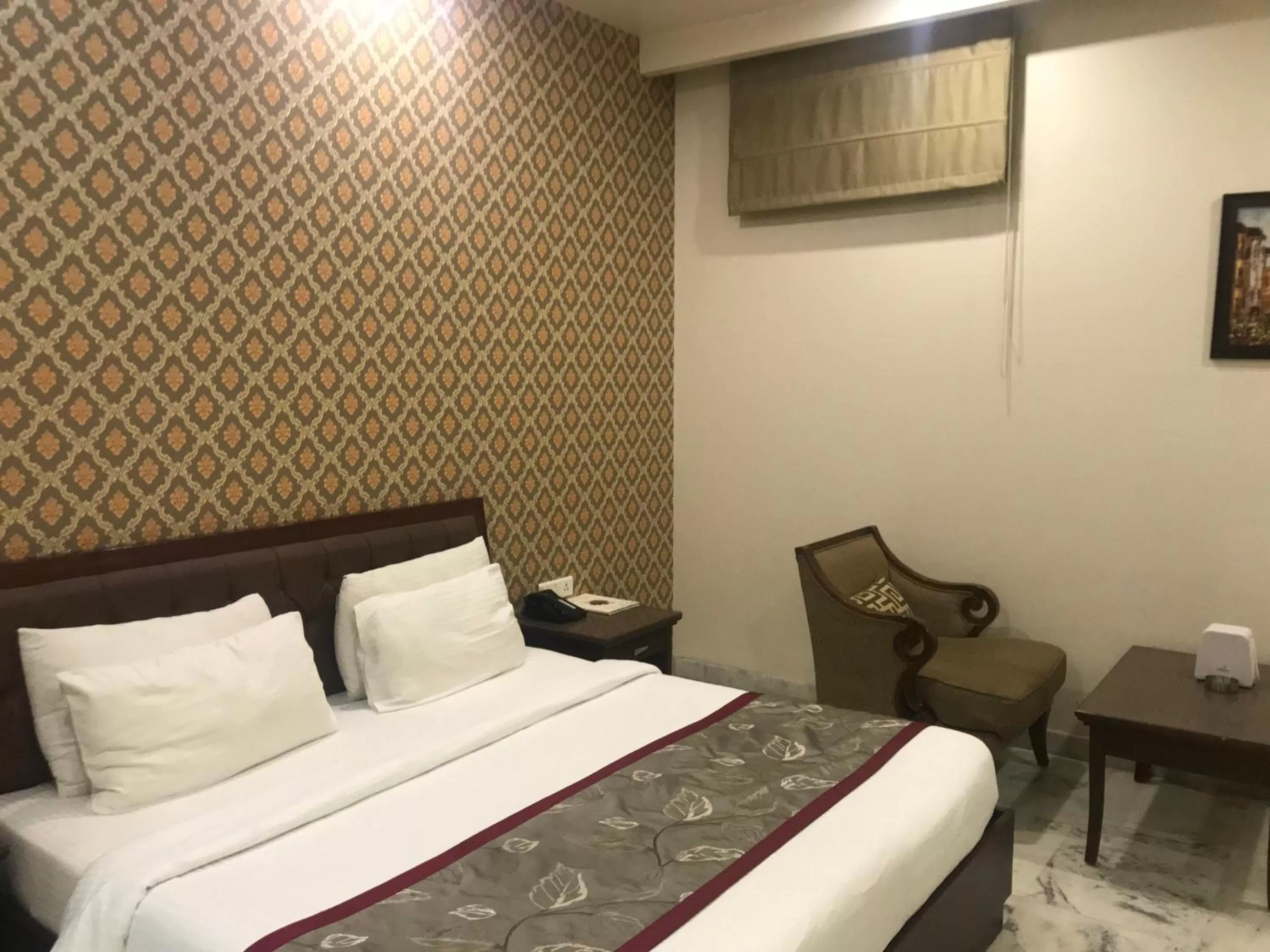 Bed in Hotel Leela Grande