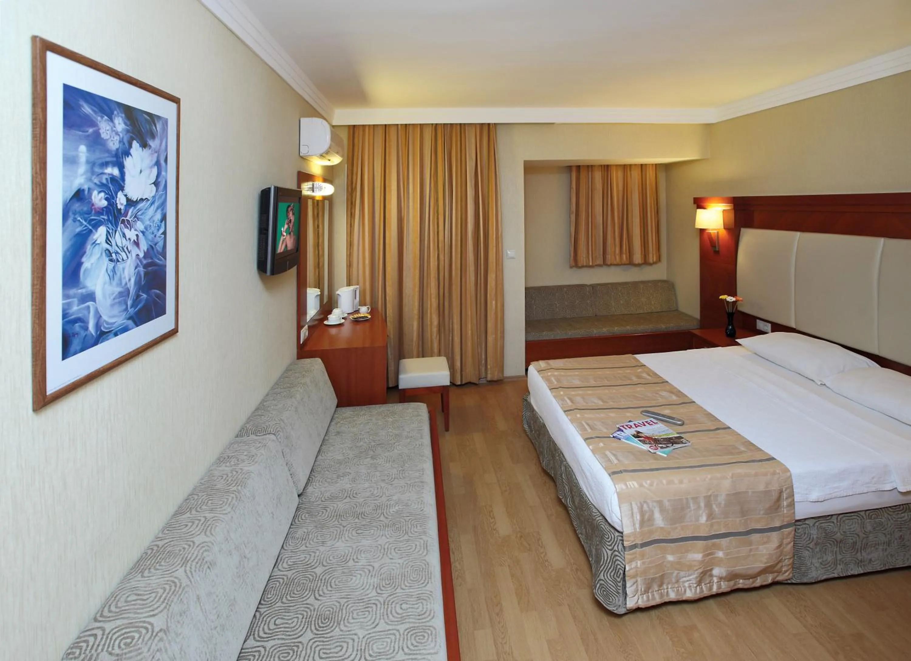 Bed in Julian Club Hotel