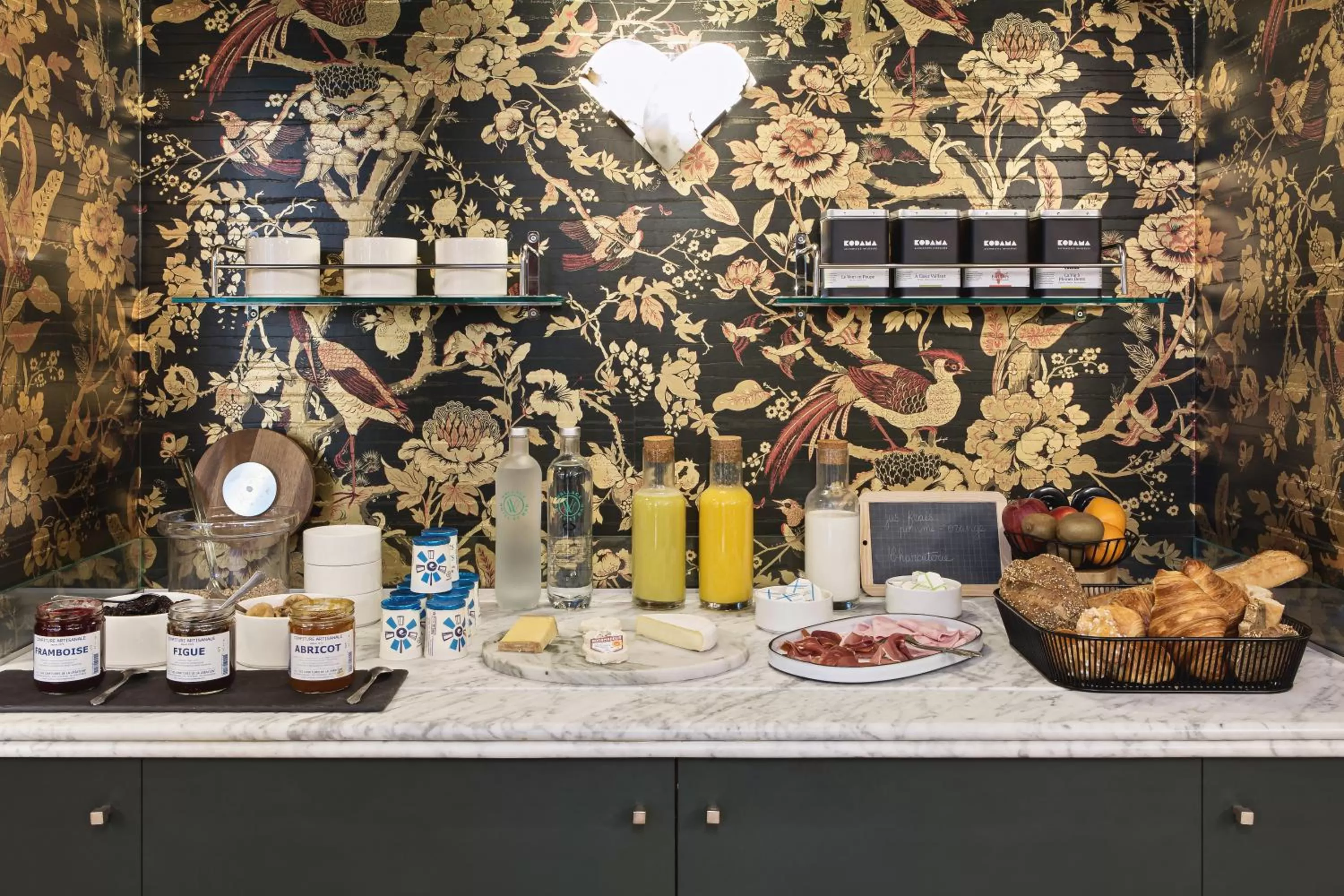 Breakfast in Hôtel Wallace Paris, a Member of Design Hotels