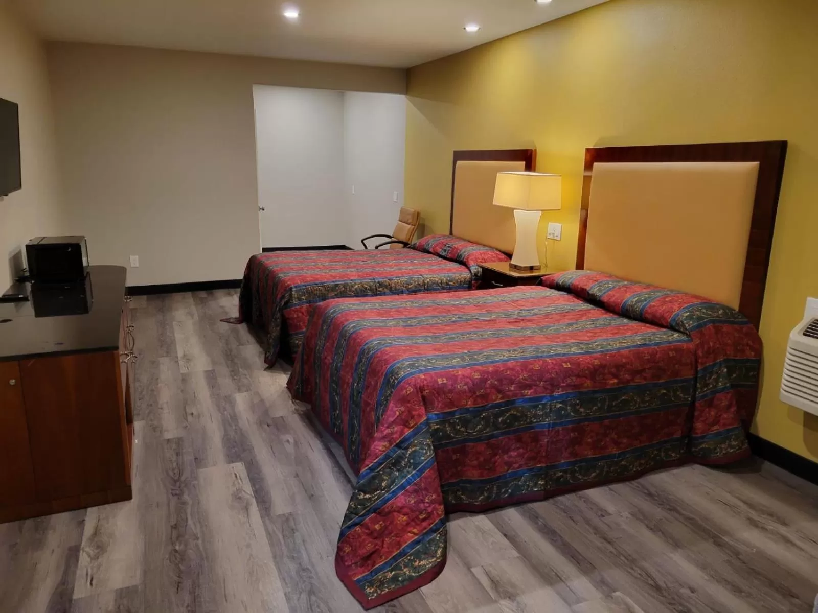 Photo of the whole room in Stadium Inn & Spas